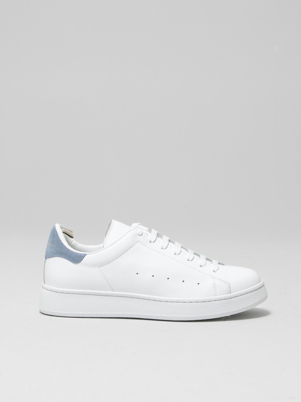 Detailansicht von Sneaker aus Leder von OFFICINE CREATIVE