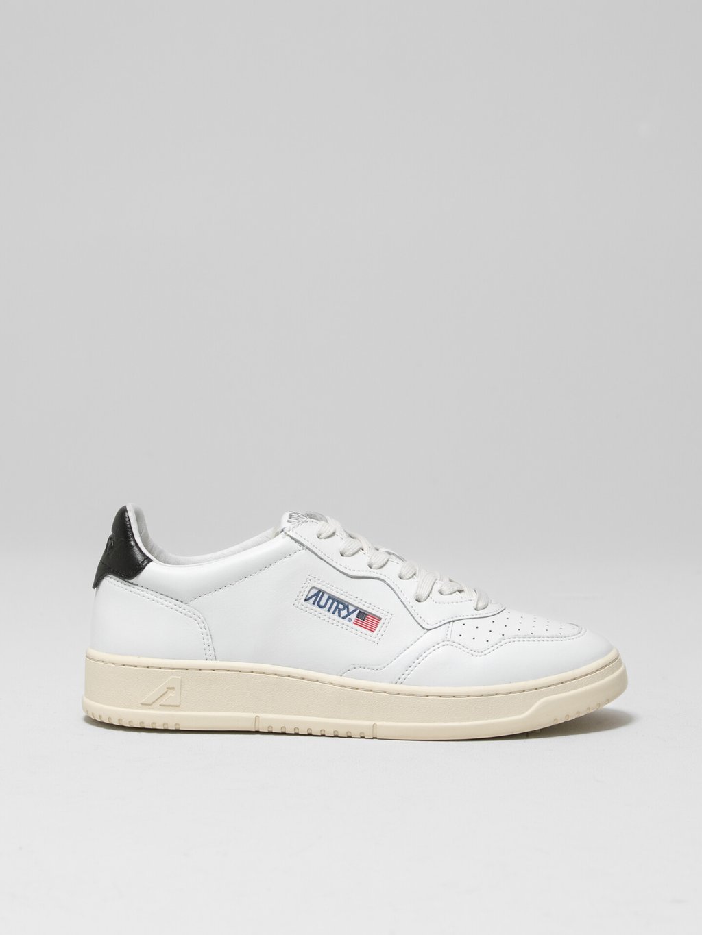 Detailansicht von Sneaker aus Leder von AUTRY