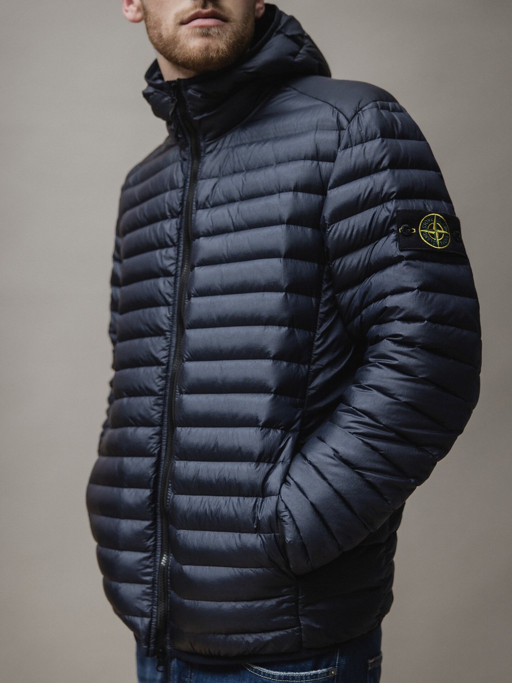 Detailansicht von Daunenjacke von STONE ISLAND