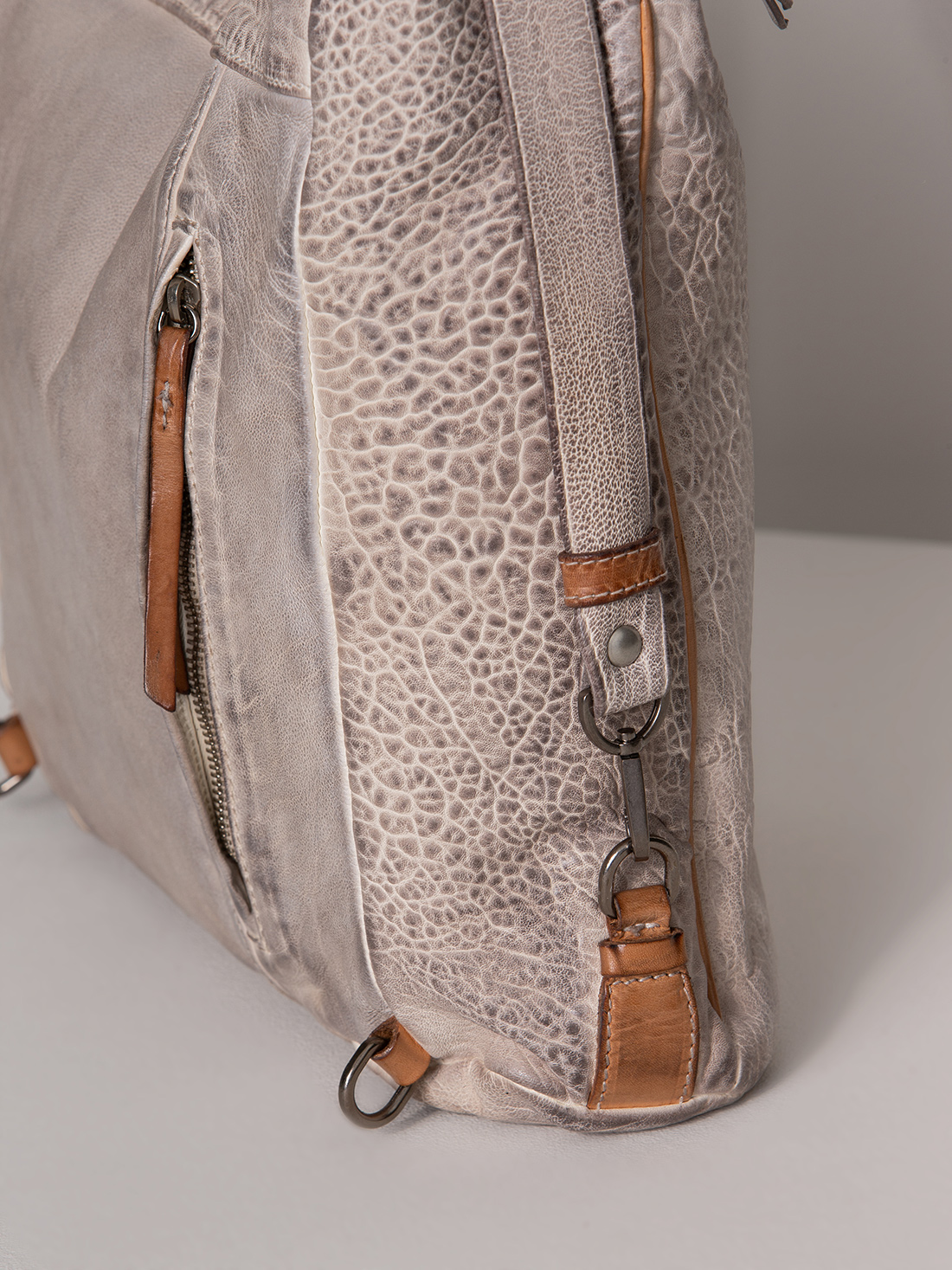 Detailansicht von Rucksack aus Leder von REPTILE’S HOUSE