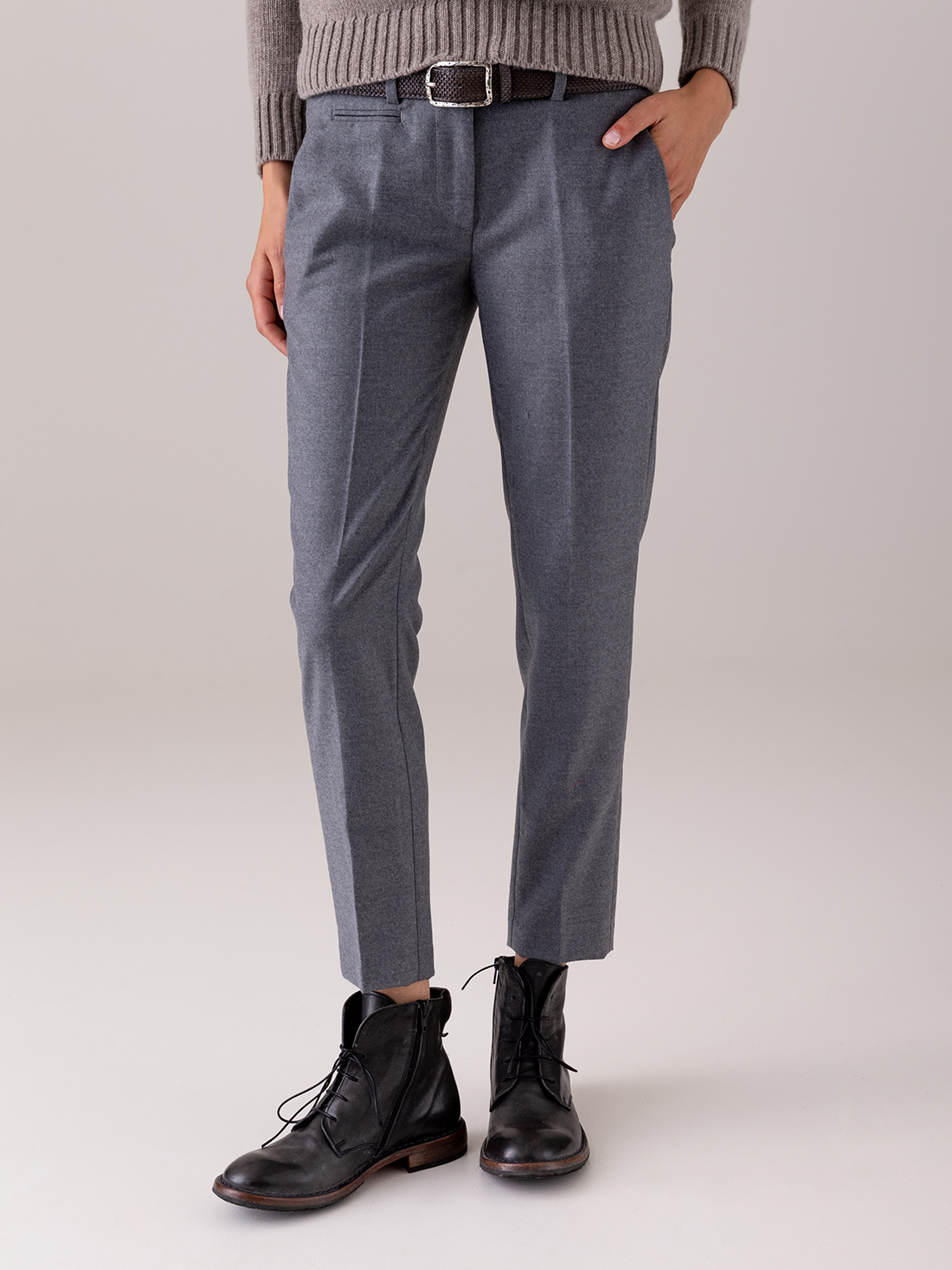 Detailansicht von Chinohose aus Wolle von DONDUP