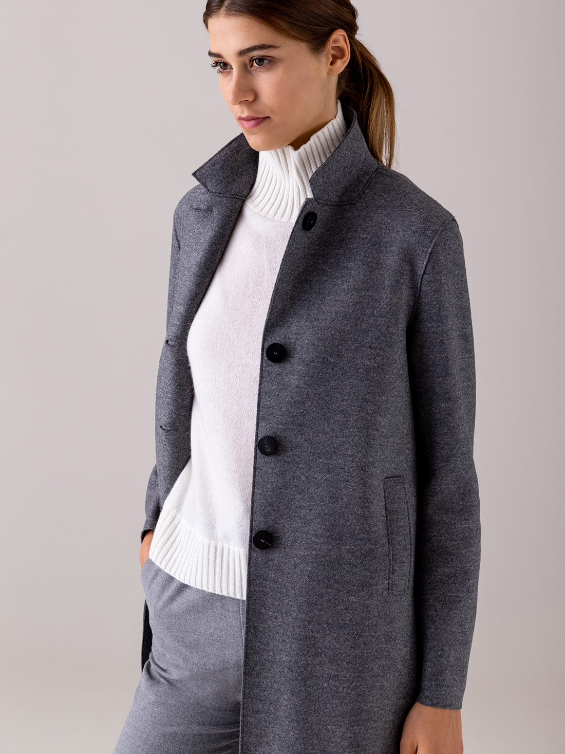 Detailansicht von Mantel von HARRIS WHARF LONDON