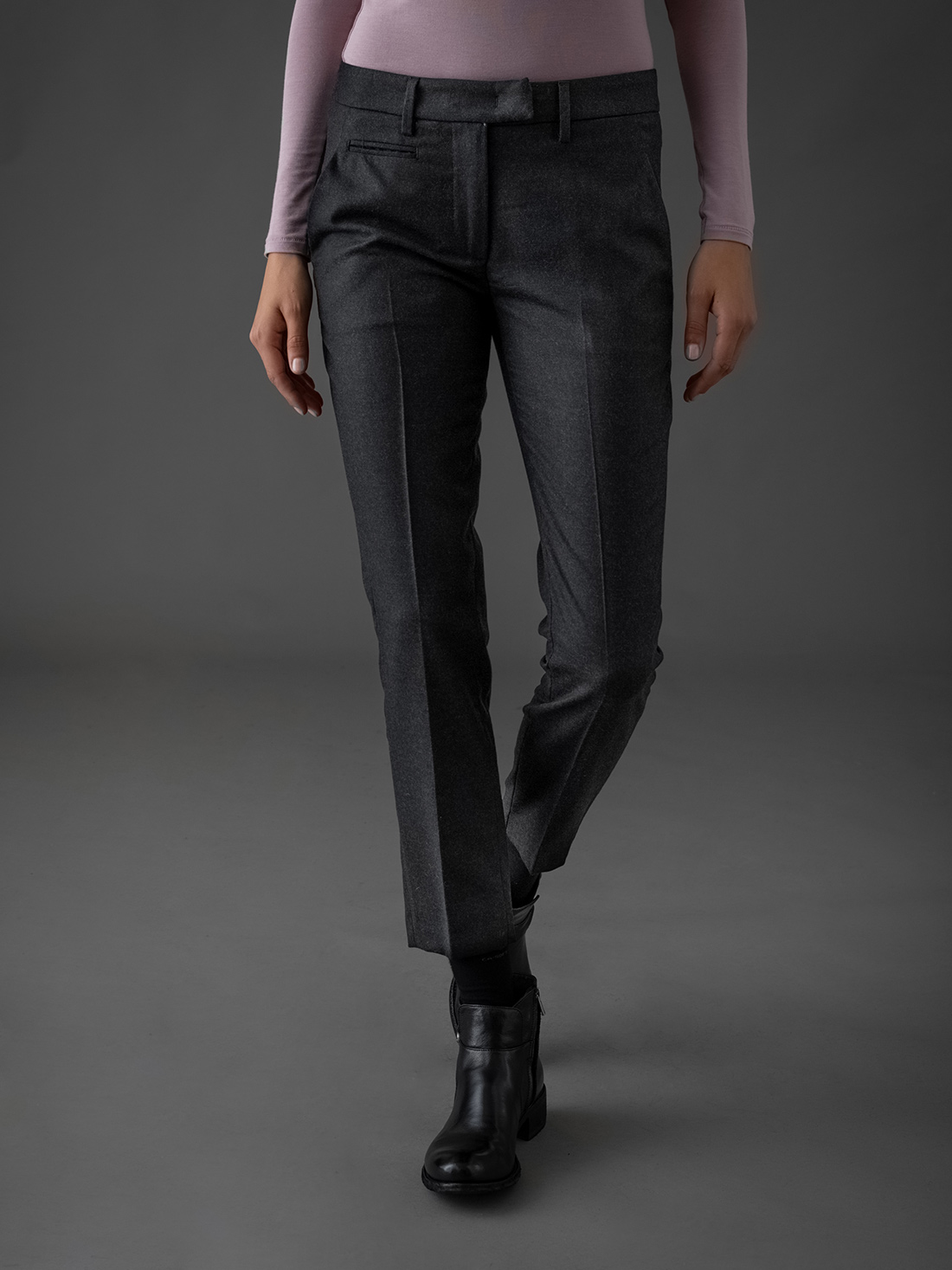 Detailansicht von Chinohose aus Wolle von DONDUP