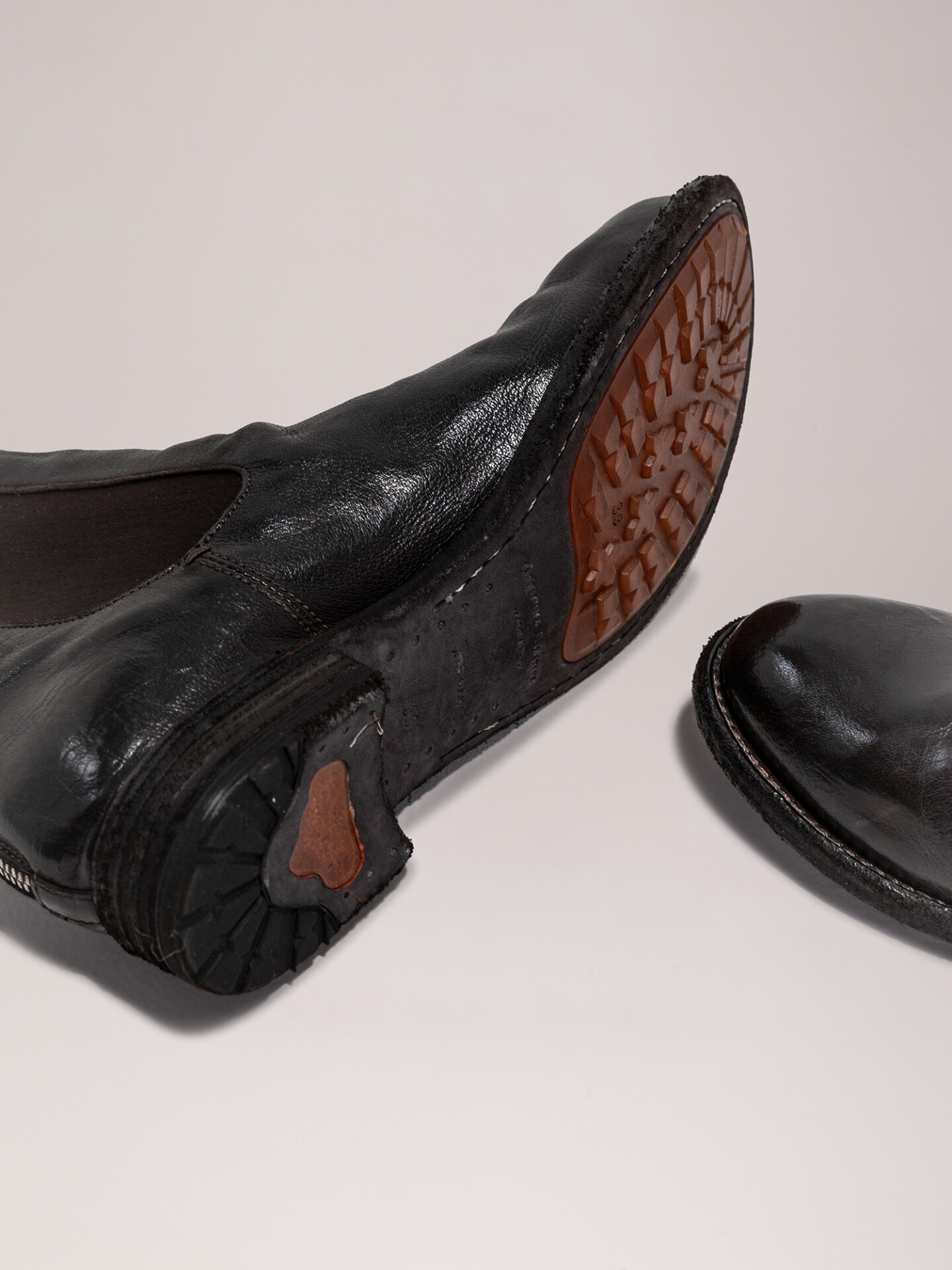 Detailansicht von Lederstiefelette von OFFICINE CREATIVE