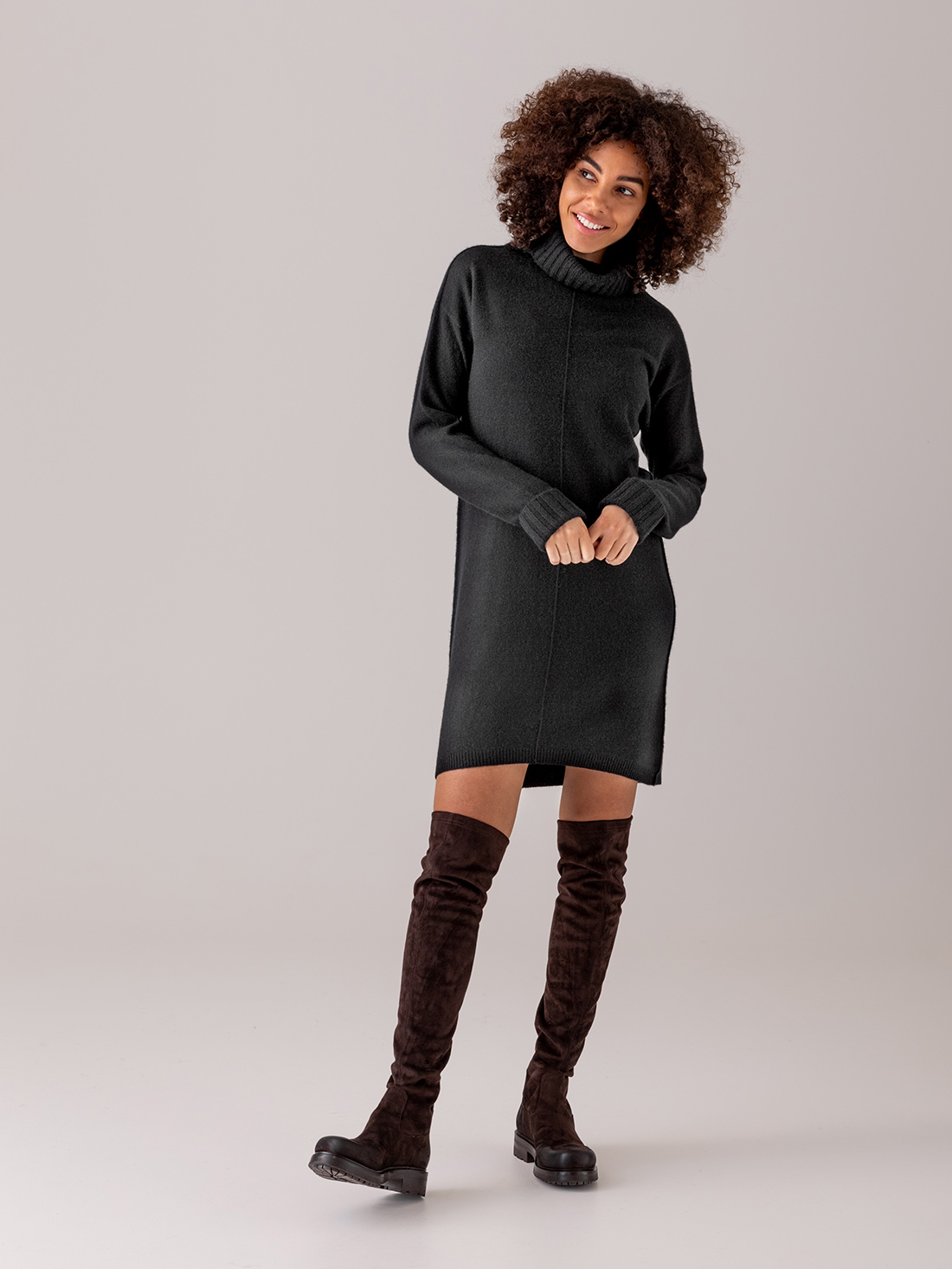 Detailansicht von Kurzes Strickkleid aus Wolle von DANIELS