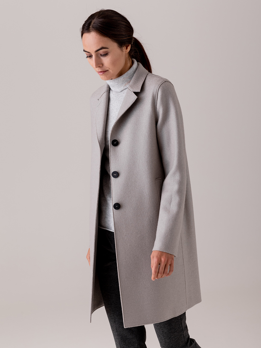 Detailansicht von Schurwollmantel von HARRIS WHARF LONDON