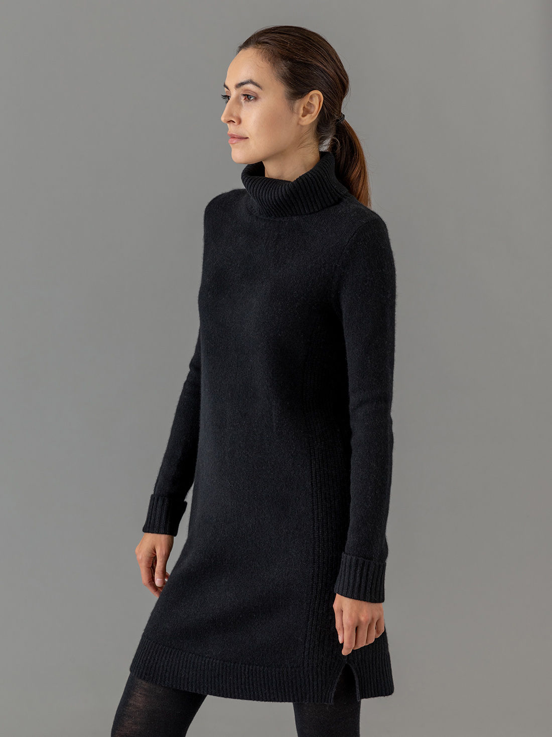 Detailansicht von Midi-Strickkleid aus Wolle von DANIELS