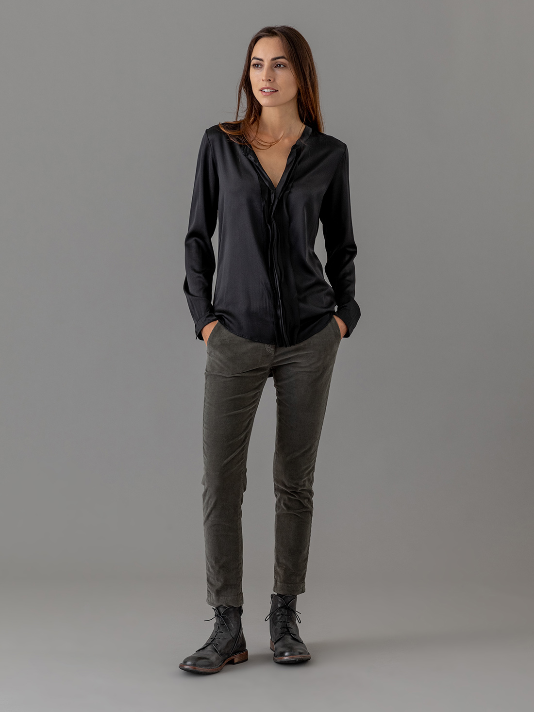 Detailansicht von Chinohose aus Samt von MASON’S