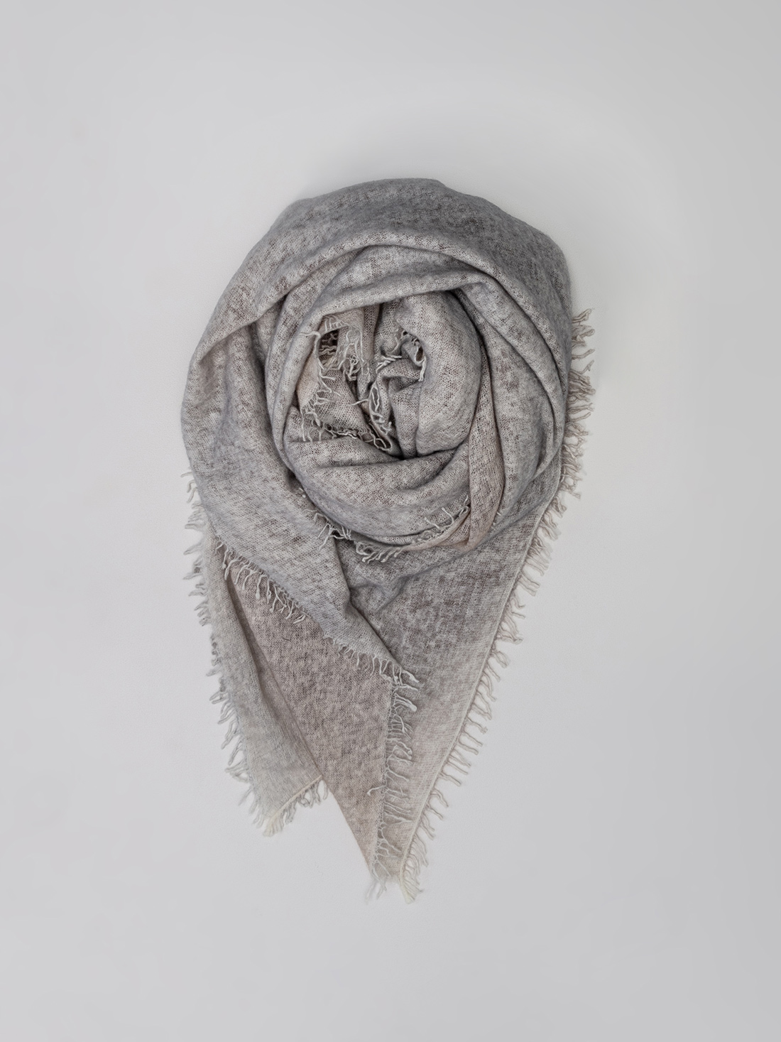 Detailansicht von Kaschmirschal von AVANT TOI