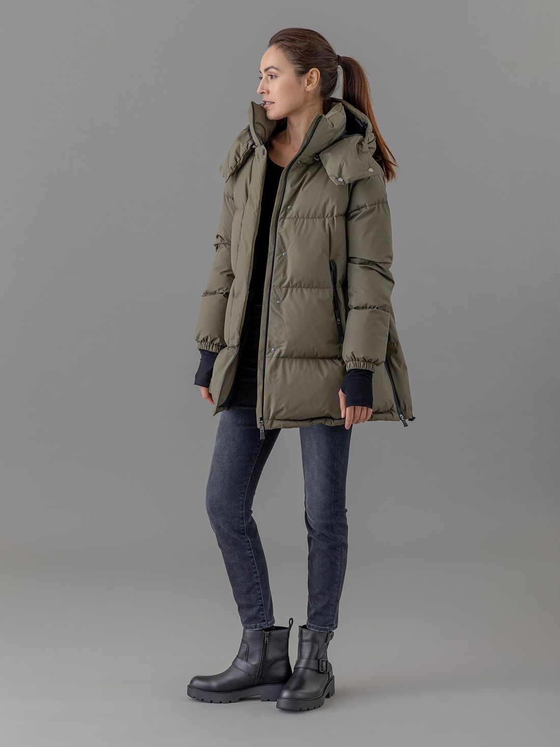 Detailansicht von Slim Fit Jeans von THE NIM