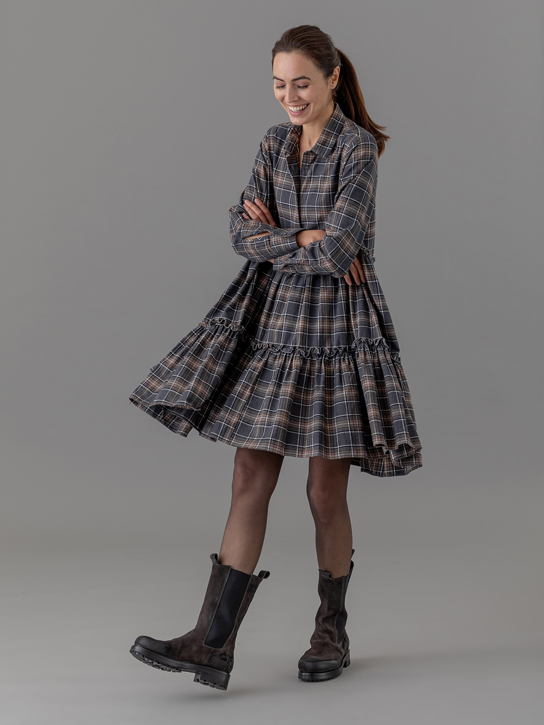 Detailansicht von Weites Kleid von AGLINI