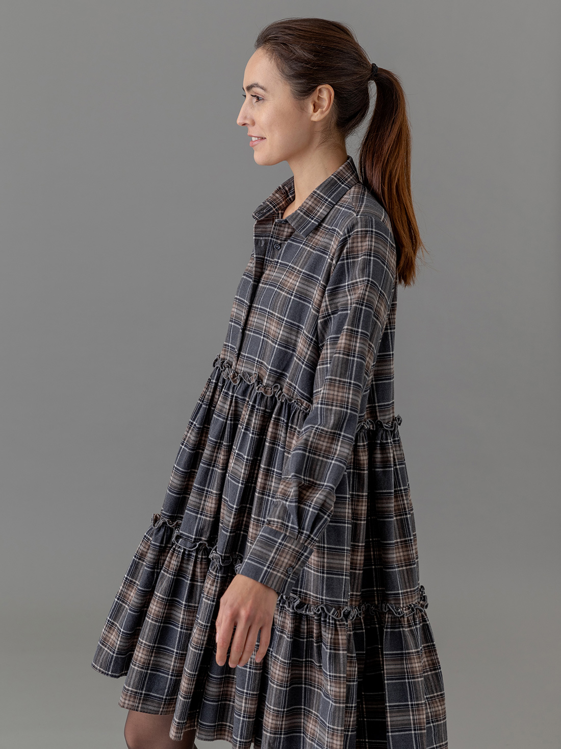 Detailansicht von Weites Kleid von AGLINI