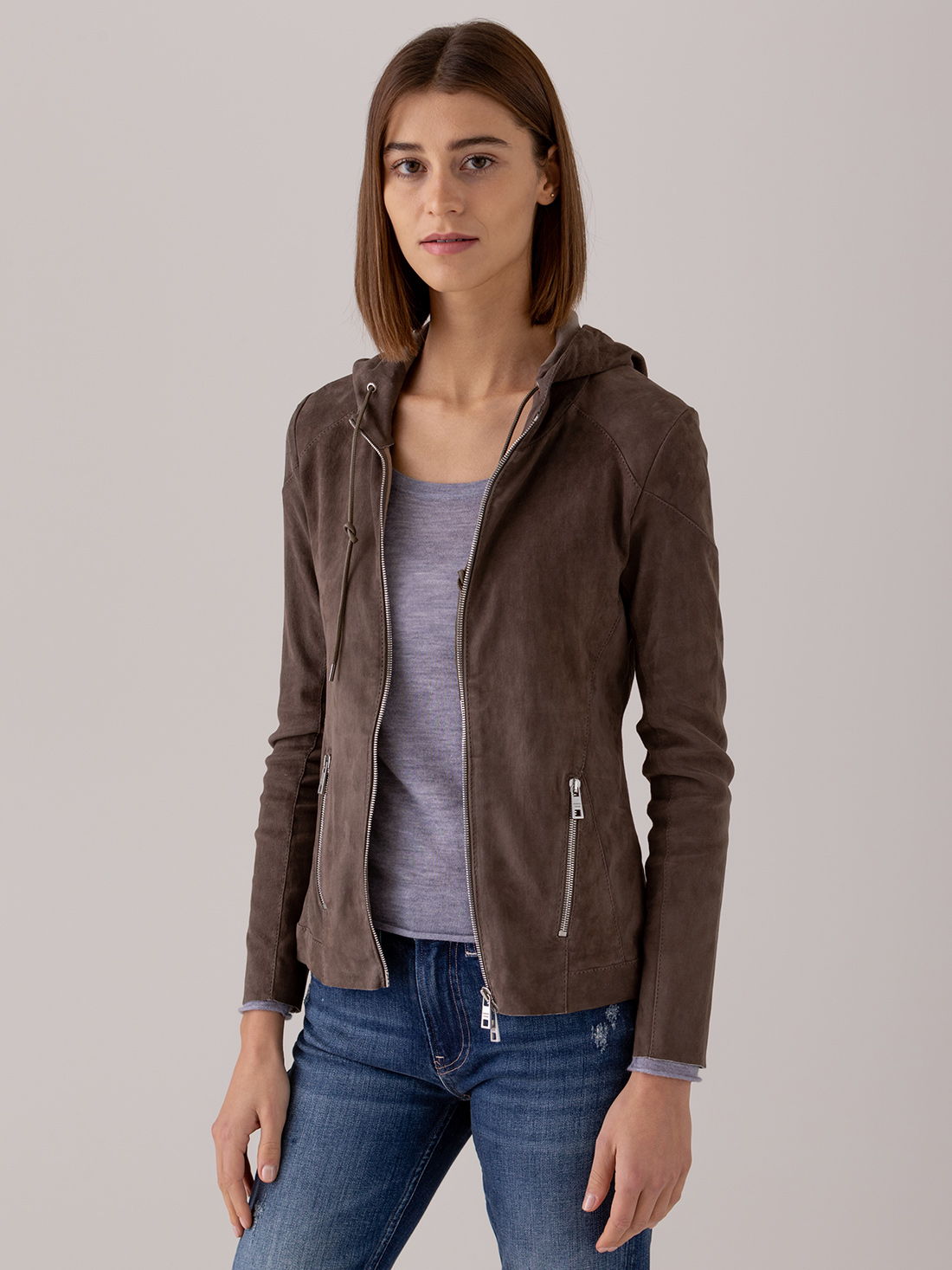 Detailansicht von Velour-Lederjacke von GIORGIO BRATO