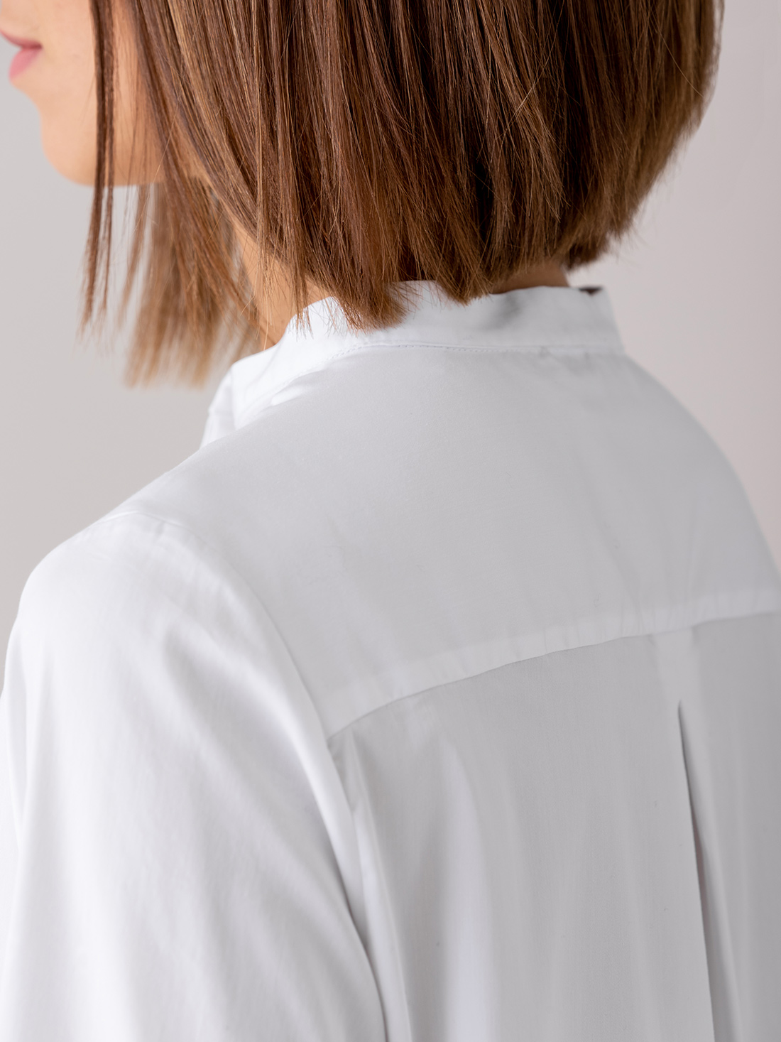 Detailansicht von Bluse mit Stehkragen von AGLINI