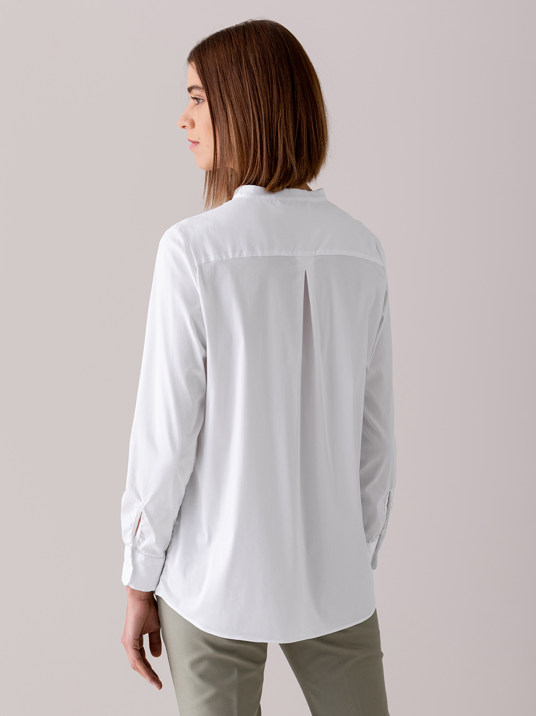 Detailansicht von Bluse mit Stehkragen von AGLINI