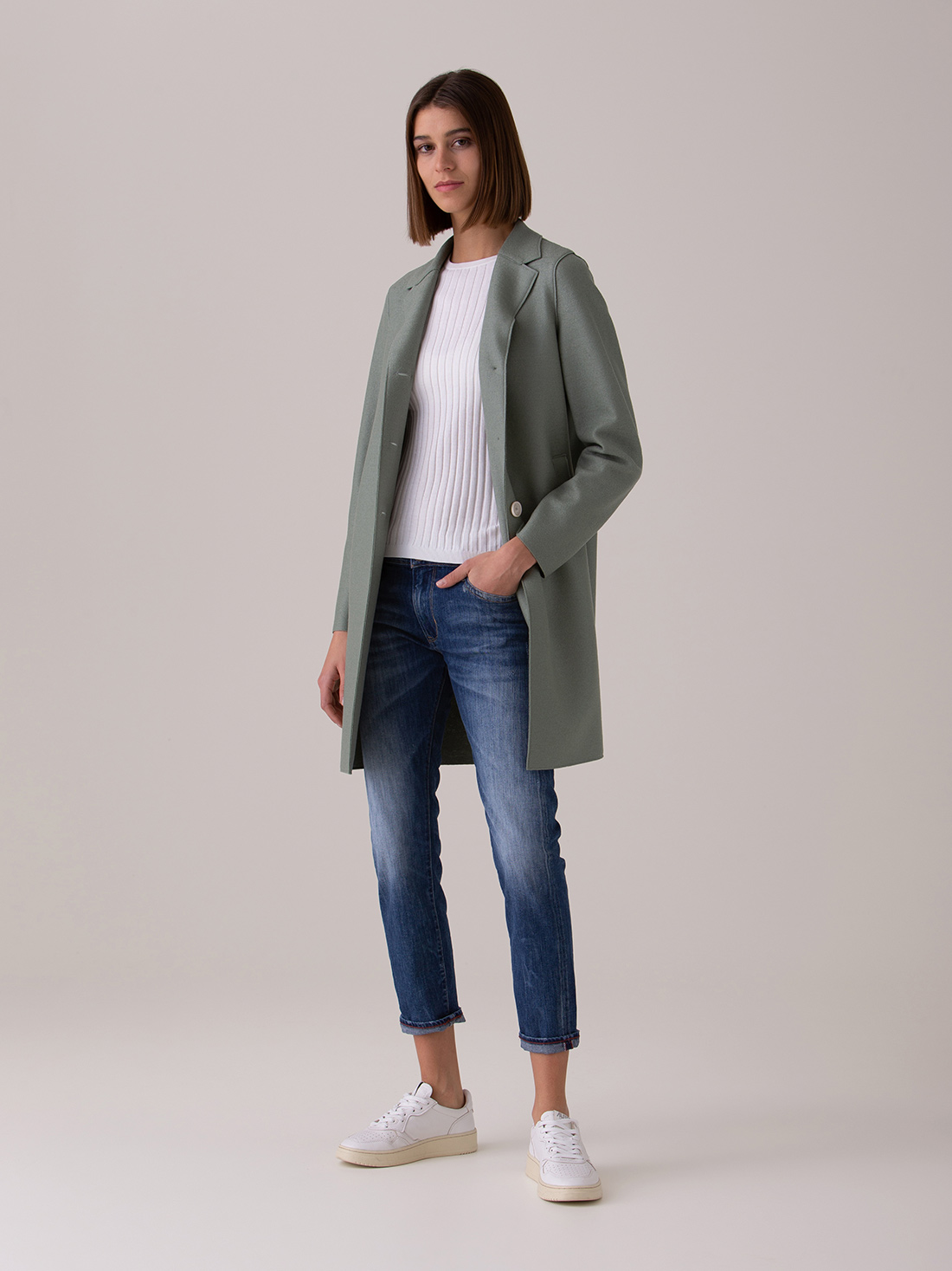 Detailansicht von Schurwollmantel von HARRIS WHARF