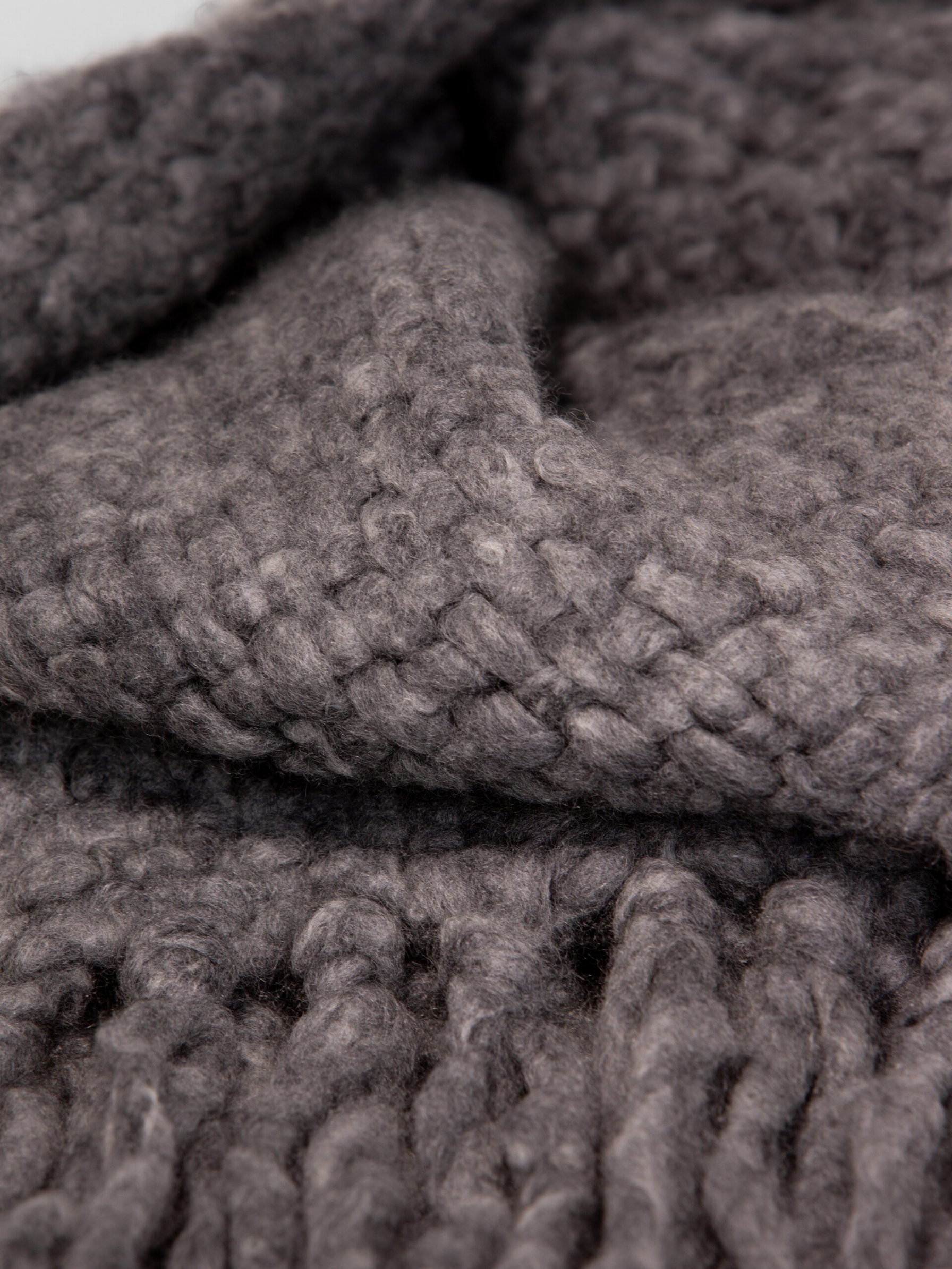 Detailansicht von Handgewebter Schal aus Cashmere von ELLA SILLA