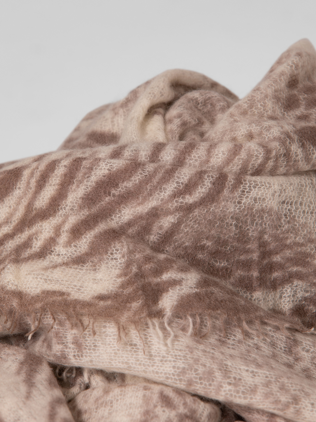 Detailansicht von Schal aus Cashmere von PUR SCHOEN