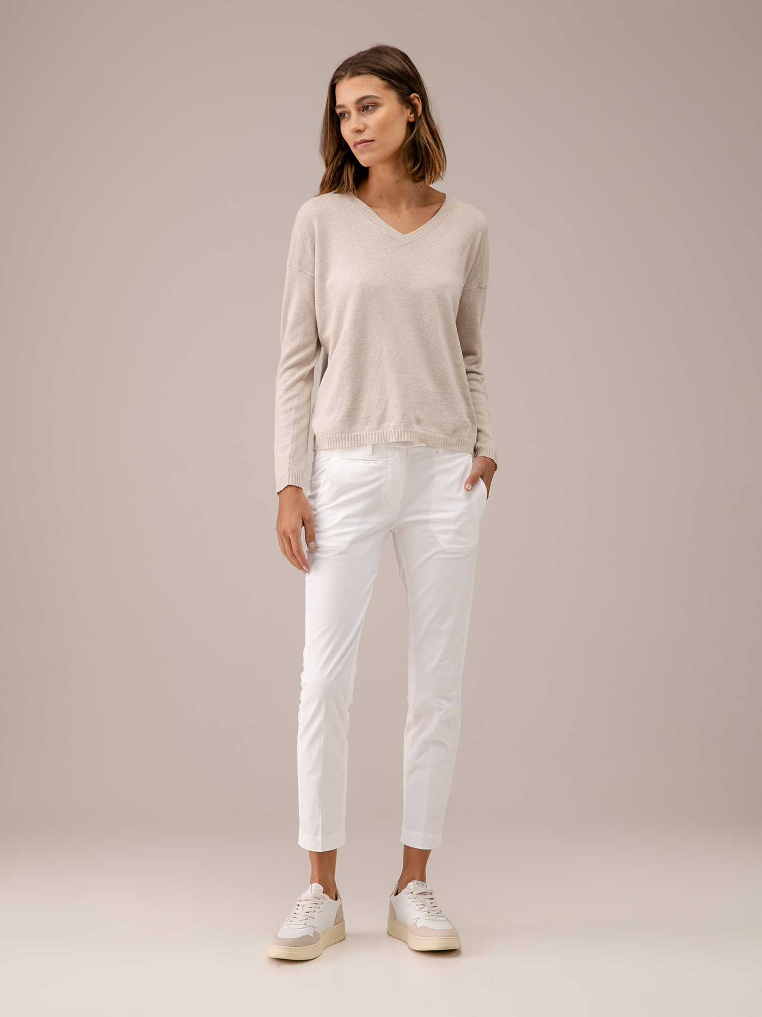 Detailansicht von Cropped Chinohose aus Baumwolle von DONDUP