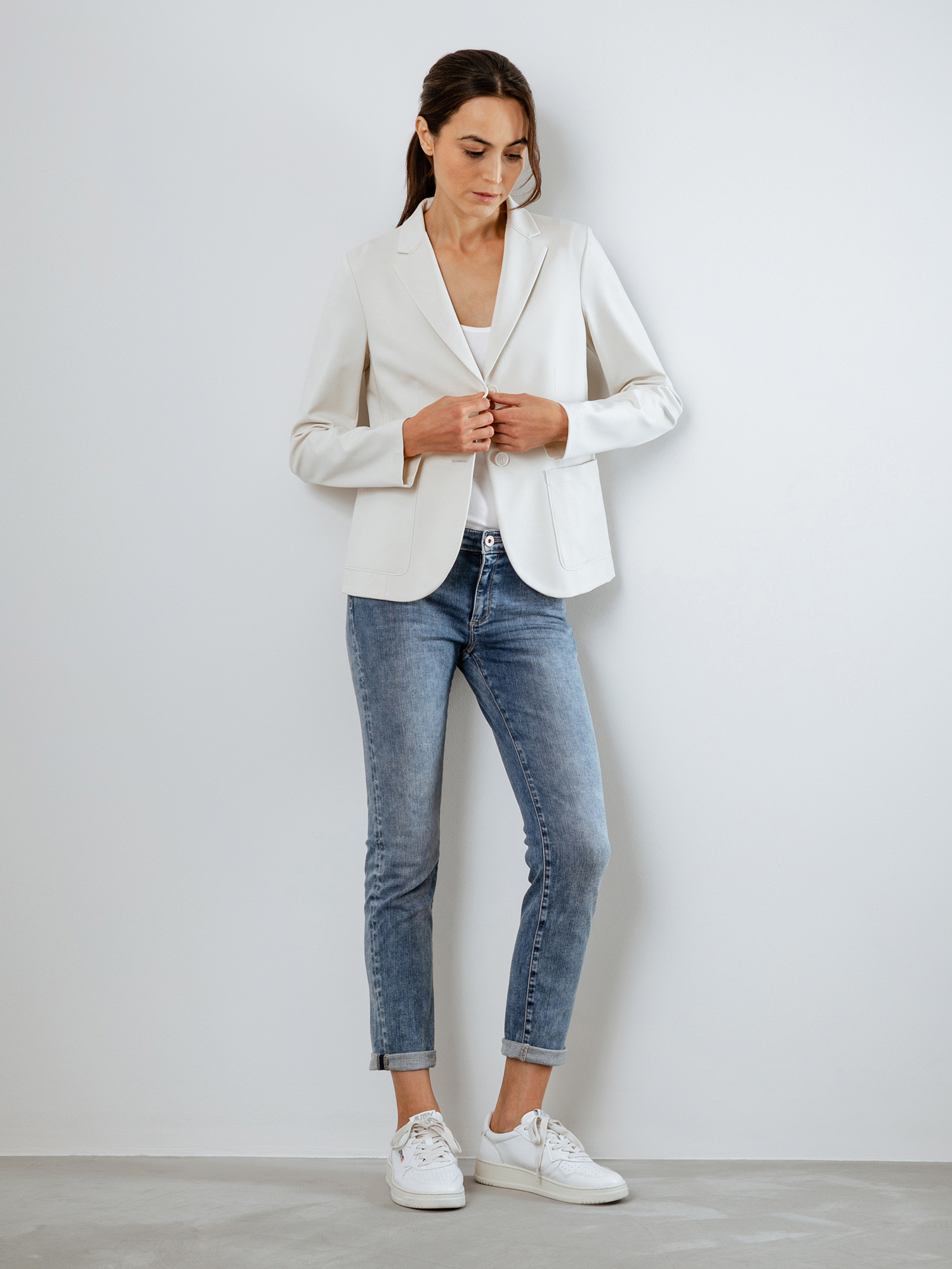 Detailansicht von Jersey Blazer von HARRIS WHARF LONDON