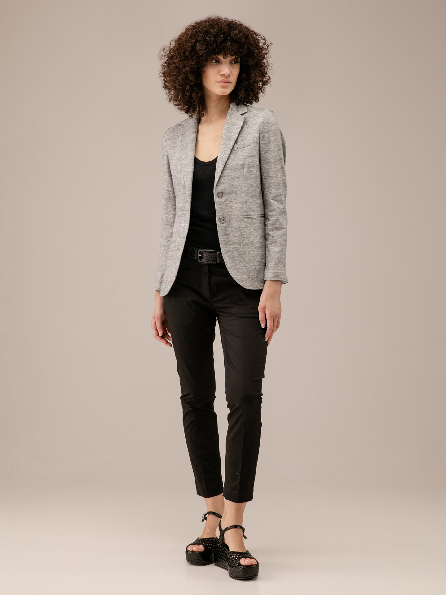 Detailansicht von Cropped Chinohose aus Baumwolle von DONDUP