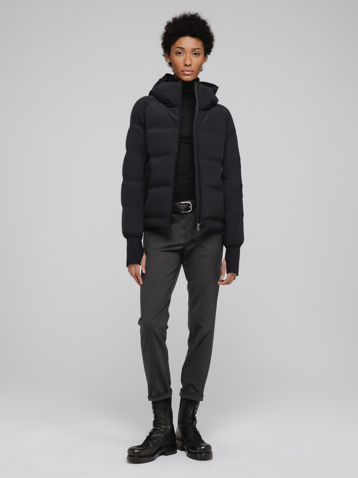 Detailansicht von Chinohose aus Schurwolle von NINE IN THE MORNING