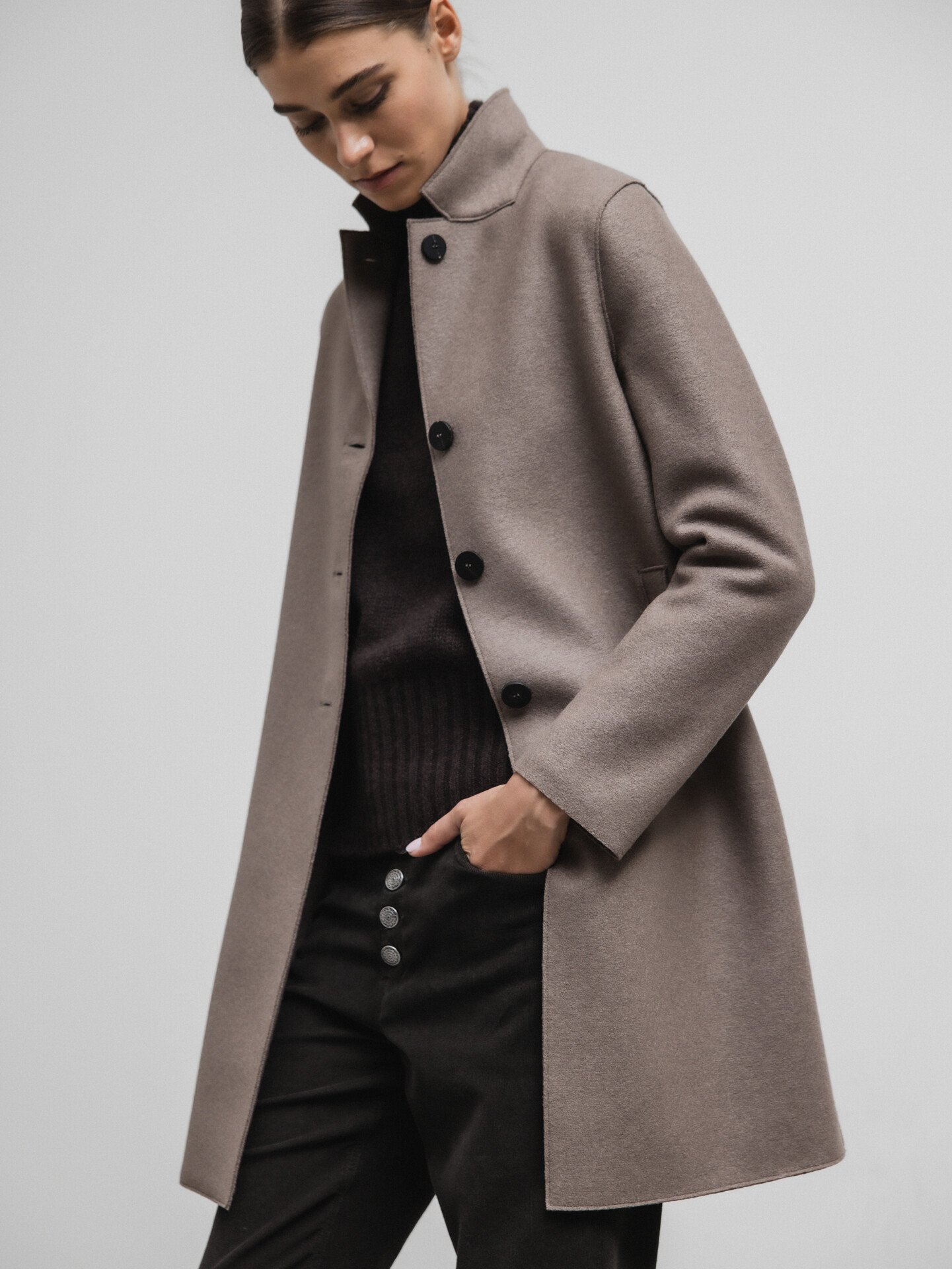 Detailansicht von Schurwollmantel von HARRIS WHARF LONDON