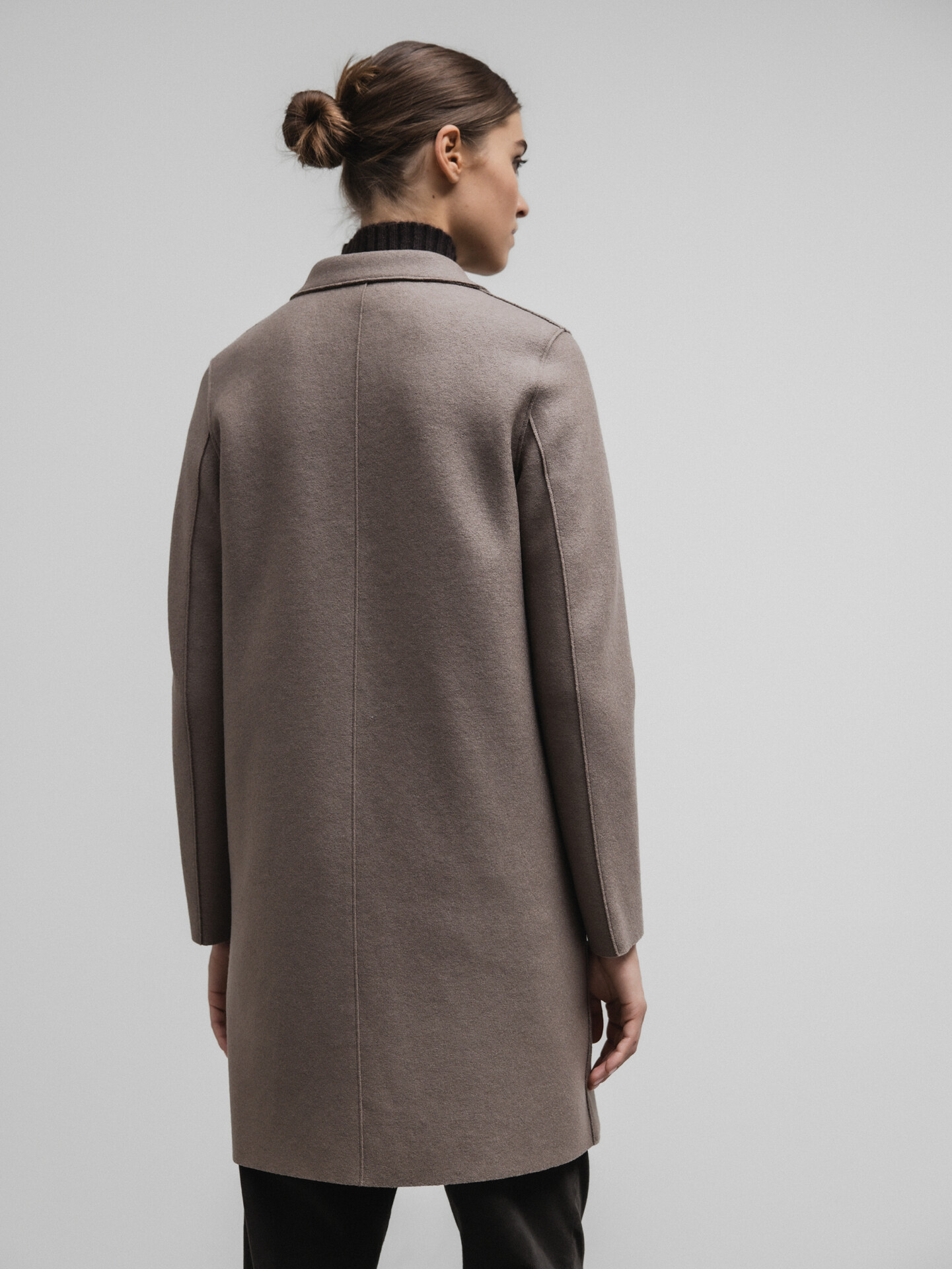 Detailansicht von Schurwollmantel von HARRIS WHARF LONDON