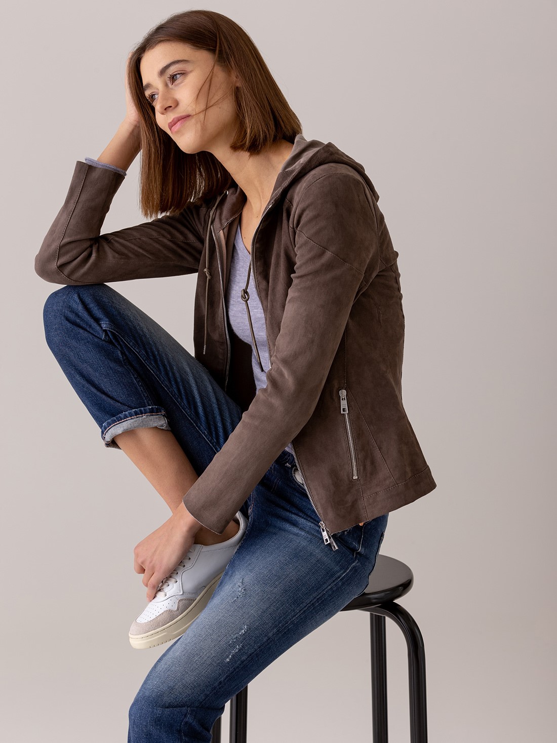 Detailansicht von Velour-Lederjacke von GIORGIO BRATO