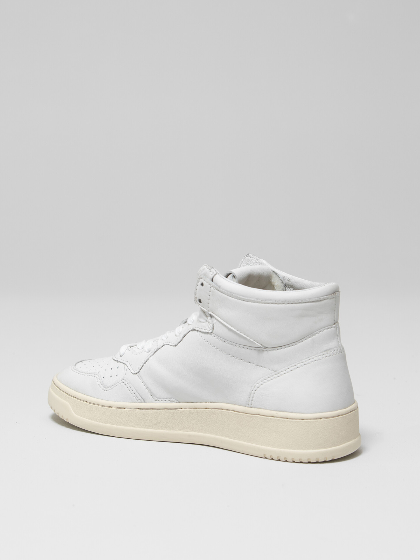 Detailansicht von Hoher Sneaker aus Leder von AUTRY