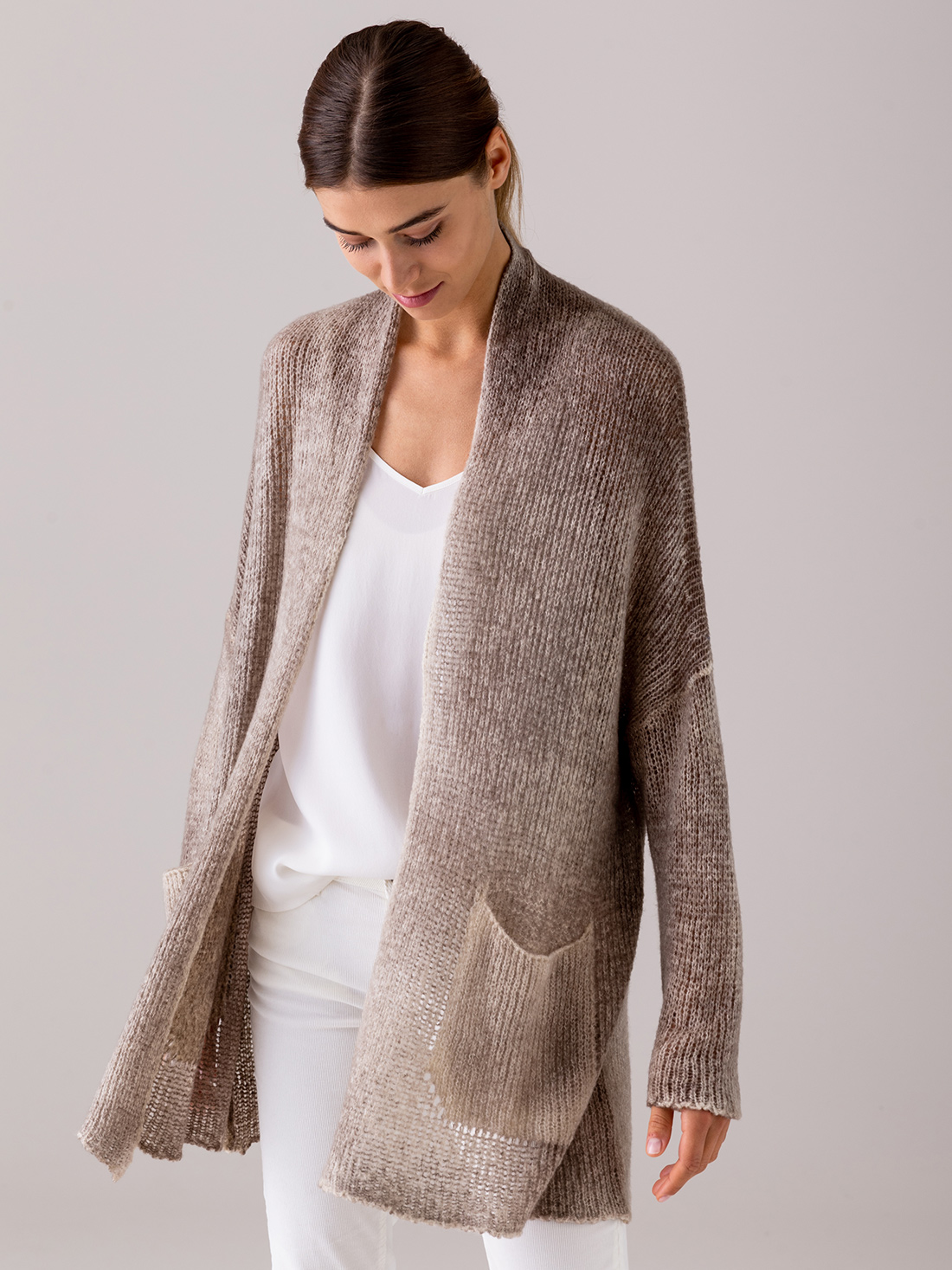 Detailansicht von Cardigan aus Cashmere von AVANT TOI