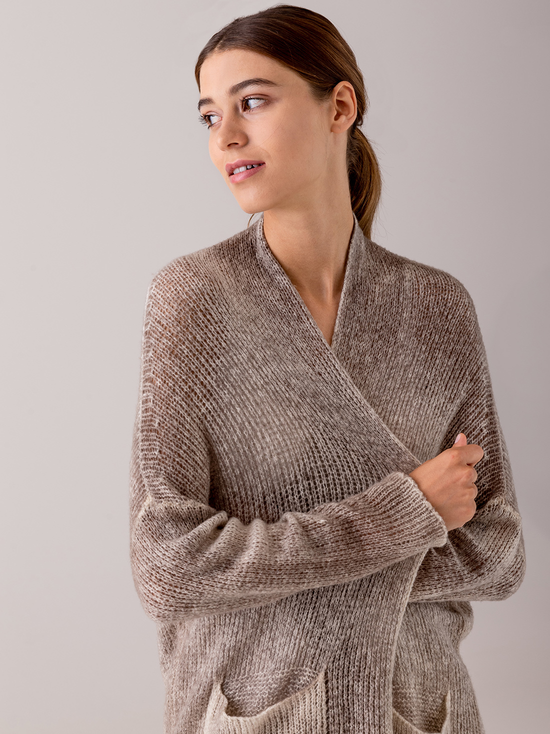 Detailansicht von Cardigan aus Cashmere von AVANT TOI