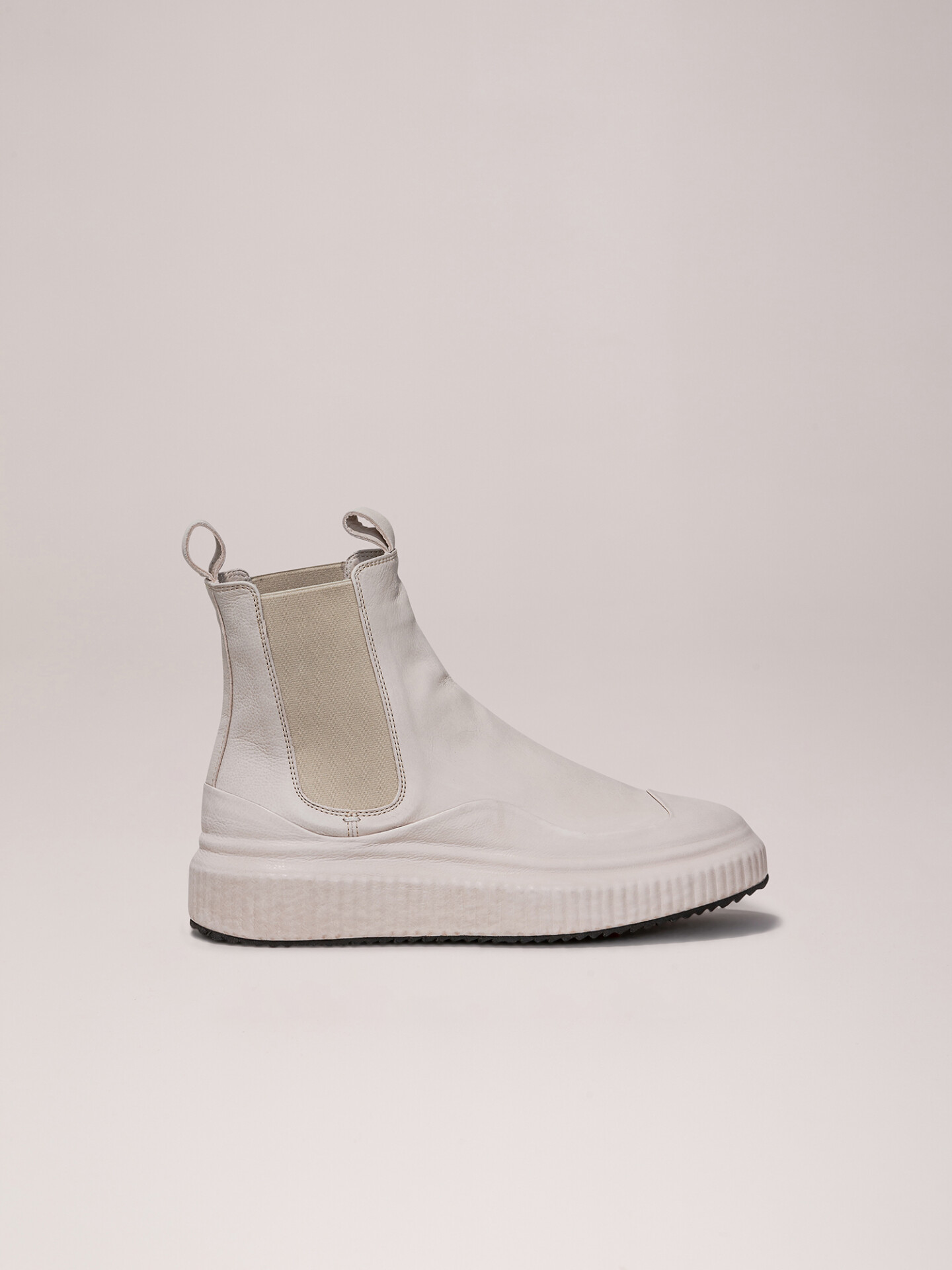 Detailansicht von Chelsea-Boots aus Leder von OFFICINE CREATIVE