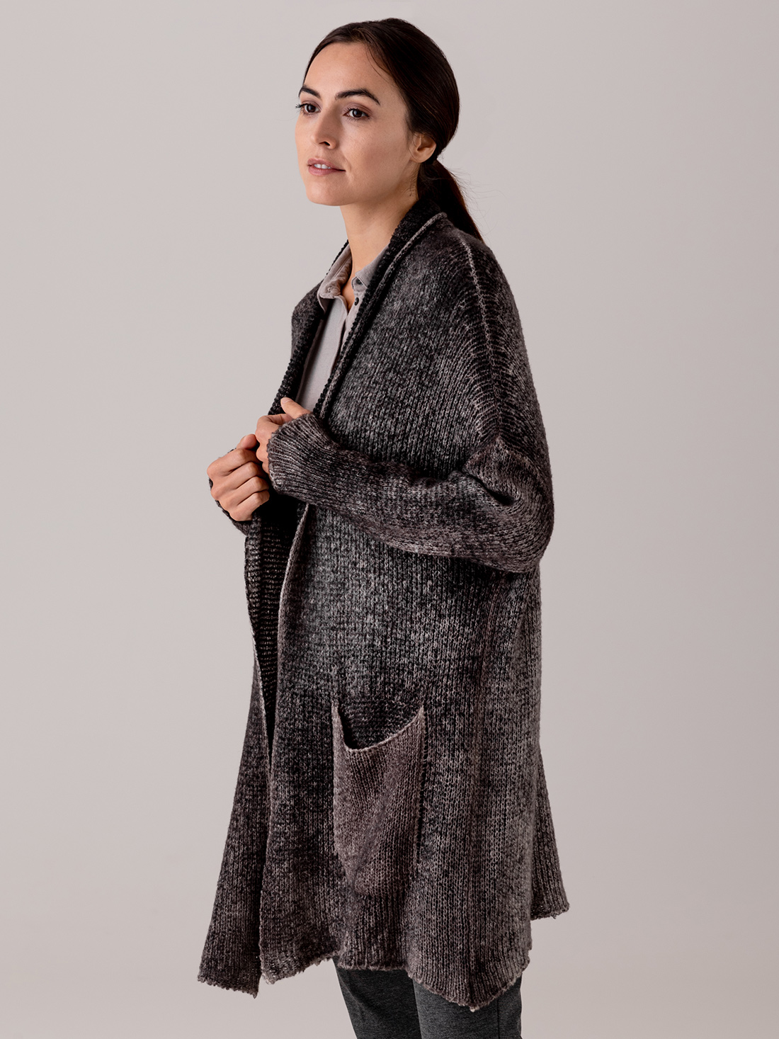 Detailansicht von Cardigan aus Cashmere von AVANT TOI