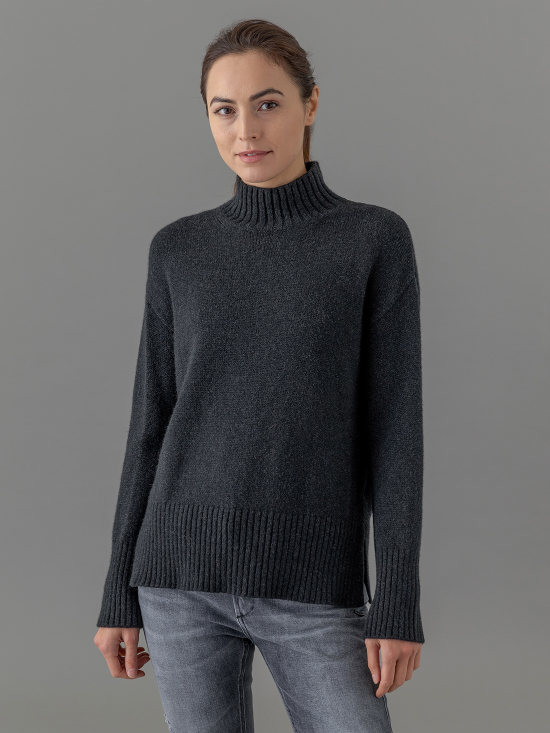 Detailansicht von Pullover mit Turtleneck von ROBERTO COLLINA