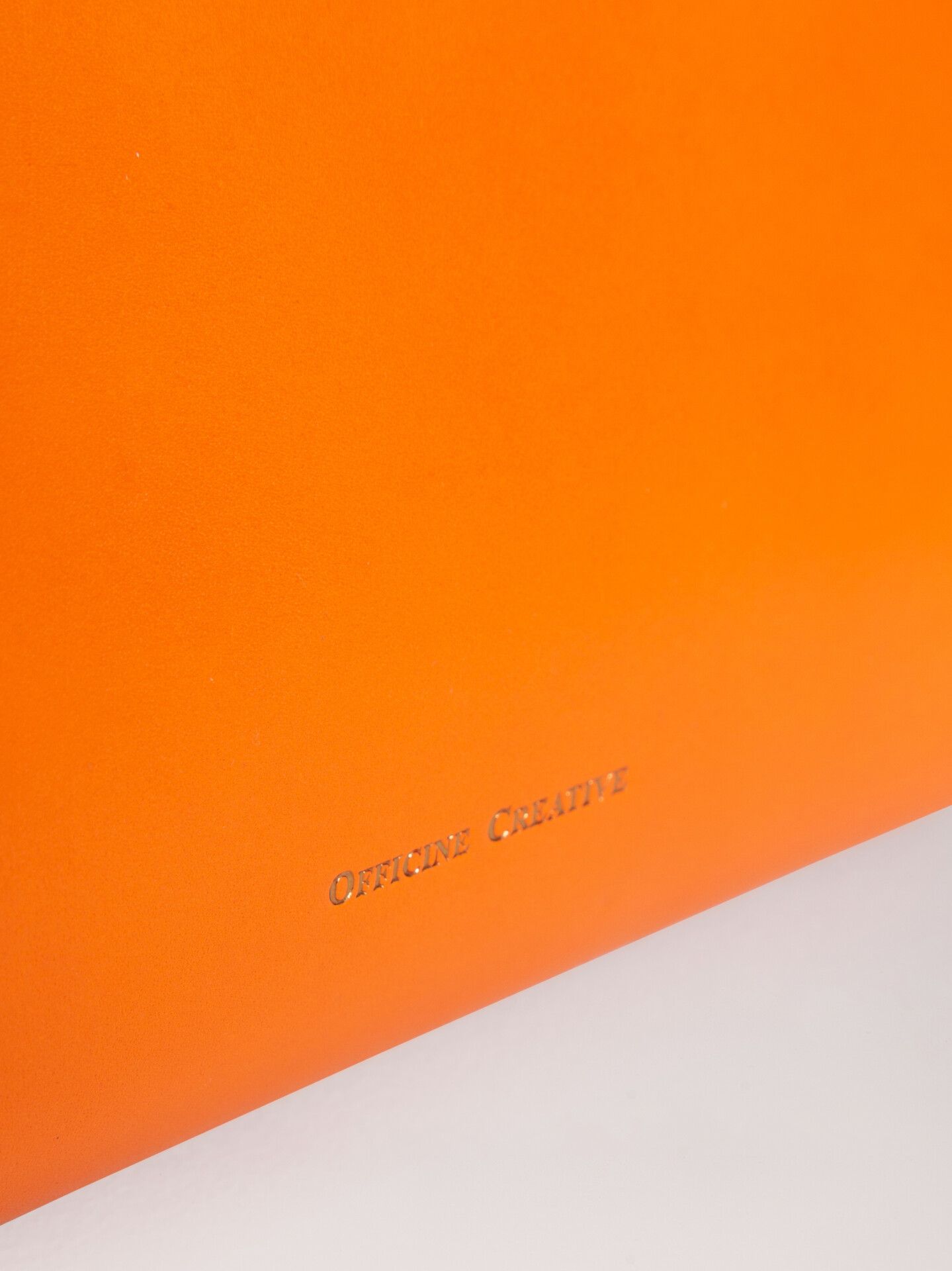 Detailansicht von Handtasche aus Leder von OFFICINE CREATIVE