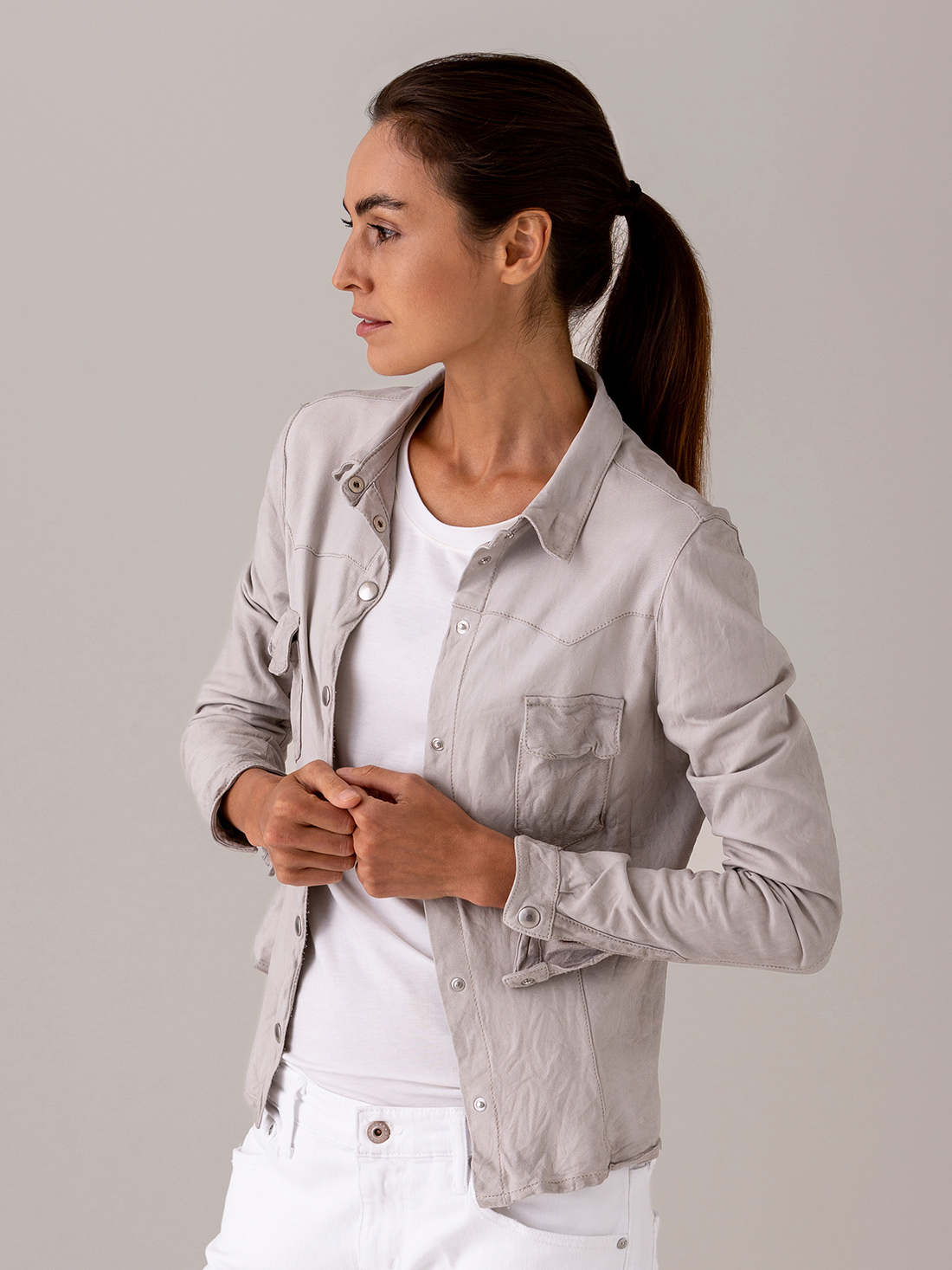 Detailansicht von Nappa-Hemdjacke von GIORGIO BRATO