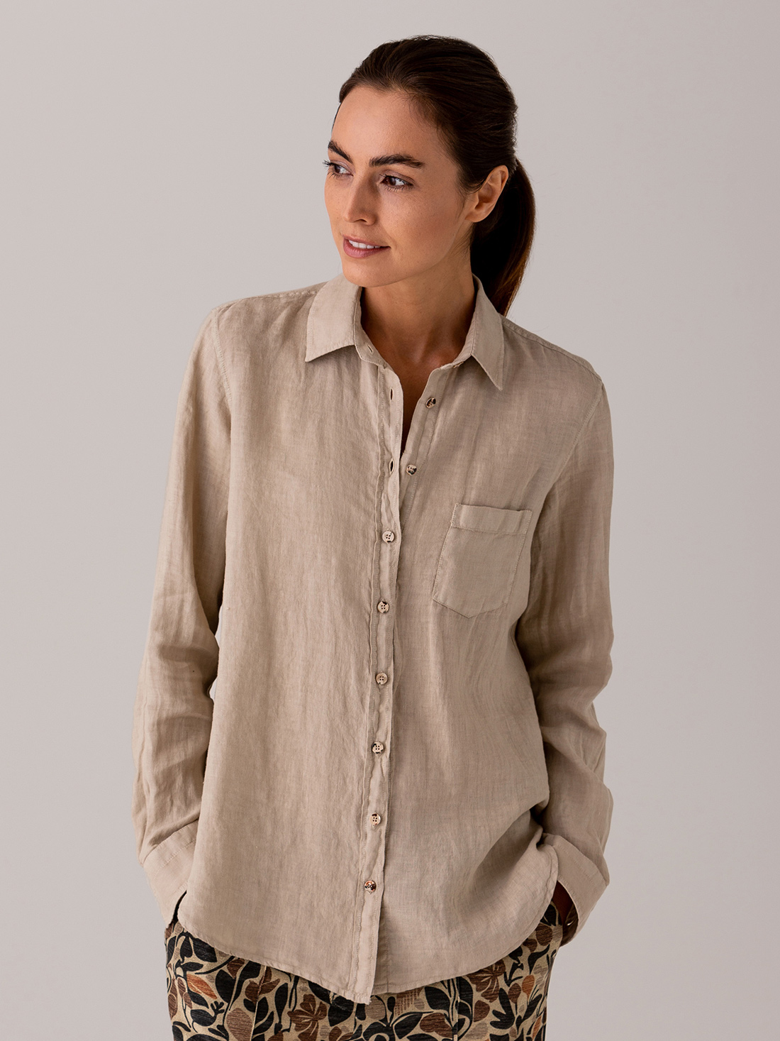 Detailansicht von Leinenbluse von ANTONELLI