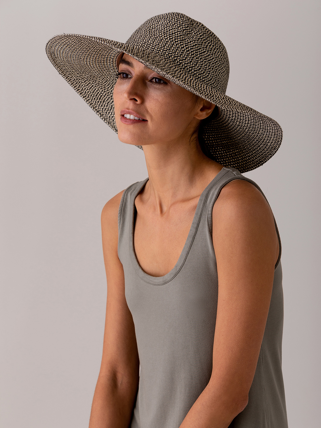 Detailansicht von Kurzes Kleid von DANIELS