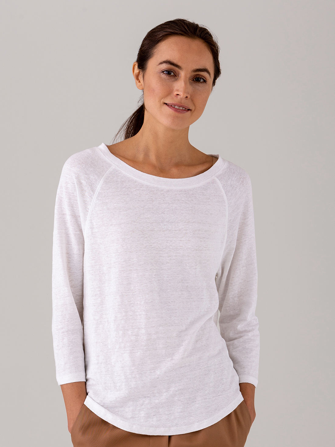 Detailansicht von Langarmshirt aus Leinen von UNIVERSEL