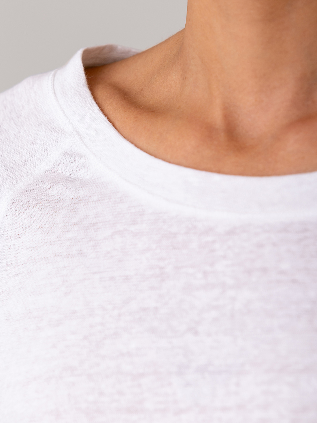 Detailansicht von Langarmshirt aus Leinen von UNIVERSEL