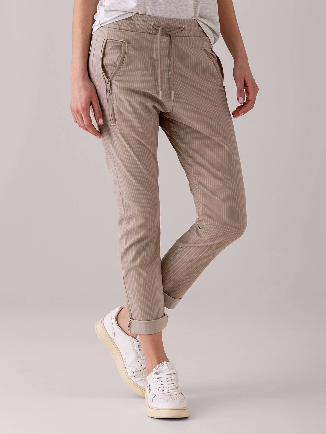 Detailansicht von Lässige Hose im Jogging-Stil von ZHRILL