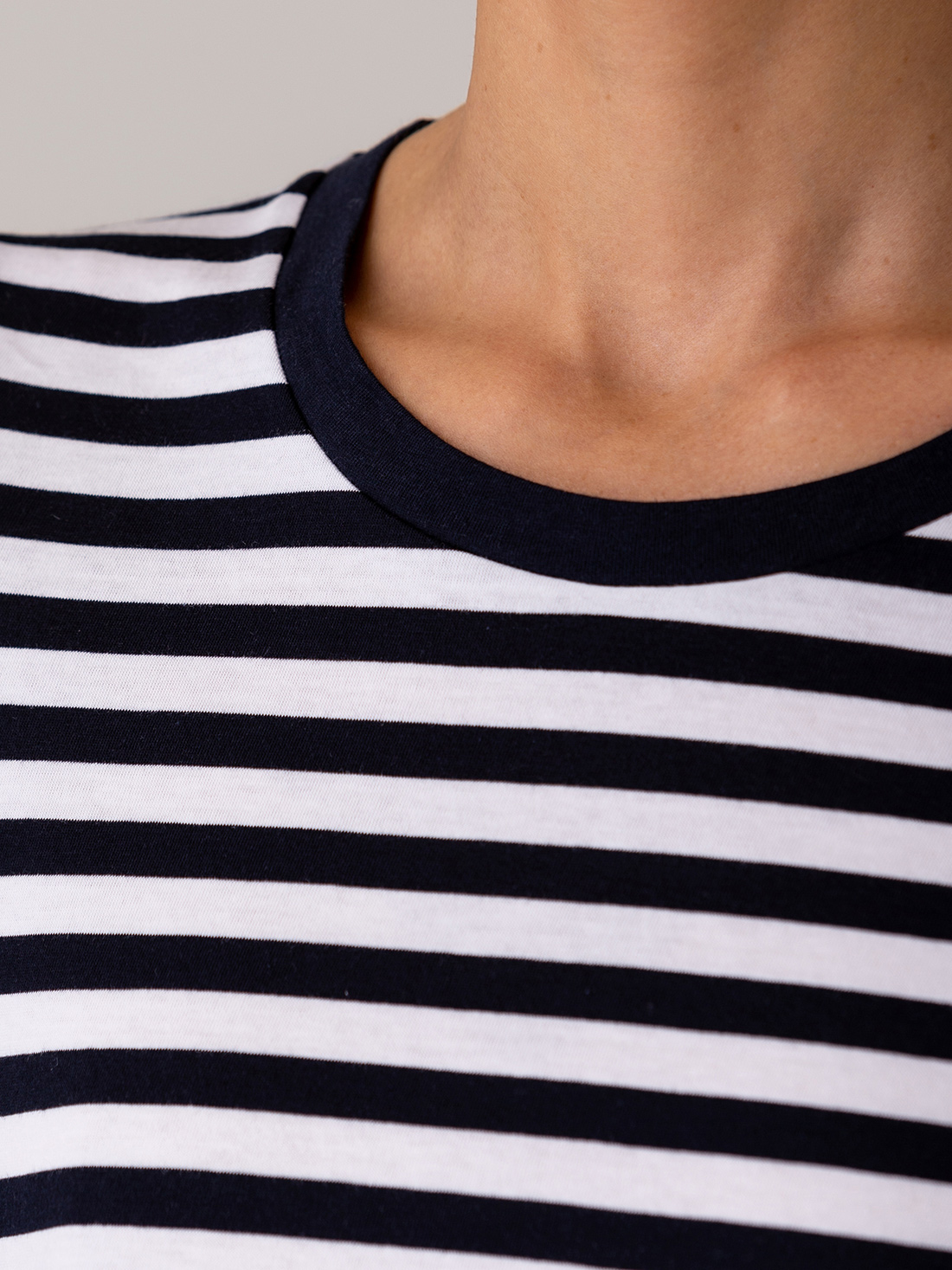 Detailansicht von T-Shirt aus Baumwolle von LIS LAREIDA