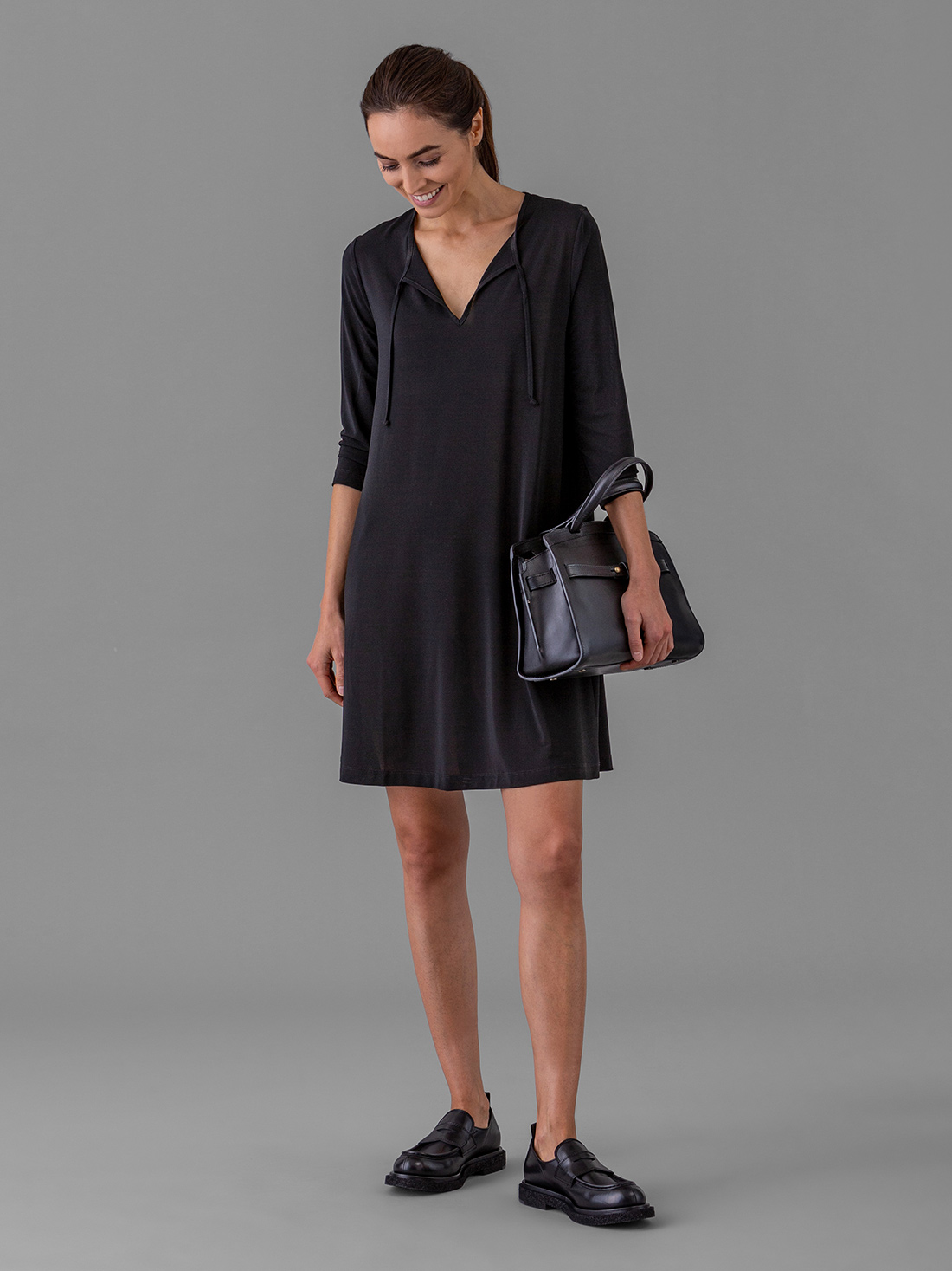 Detailansicht von Kurzes Kleid von DANIELS