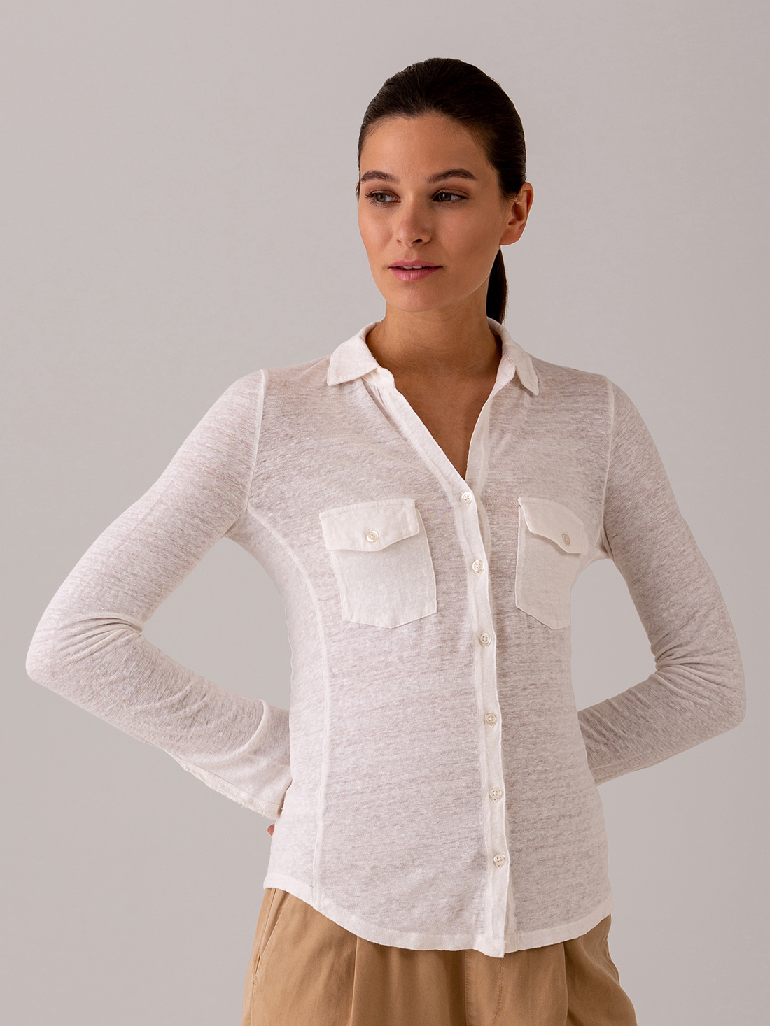 Detailansicht von Langarm-Poloshirt aus Leinen von DANIELS