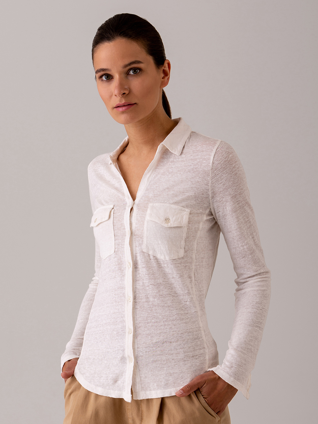 Detailansicht von Langarm-Poloshirt aus Leinen von DANIELS