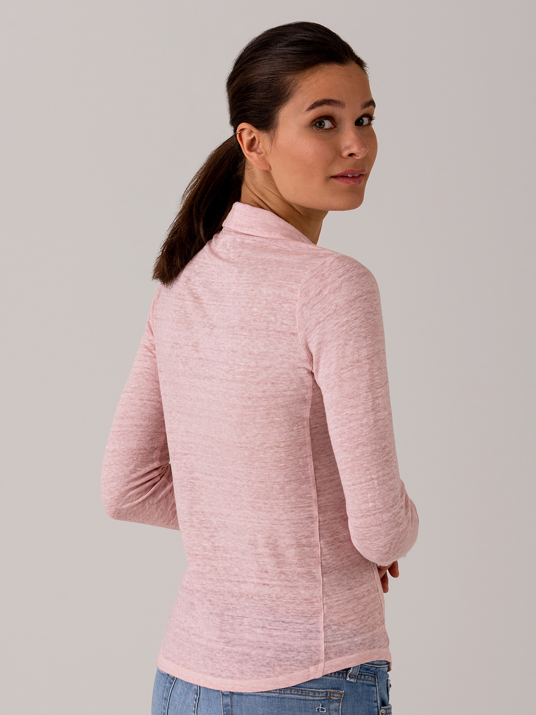 Detailansicht von Langarm-Poloshirt aus Leinen von DANIELS