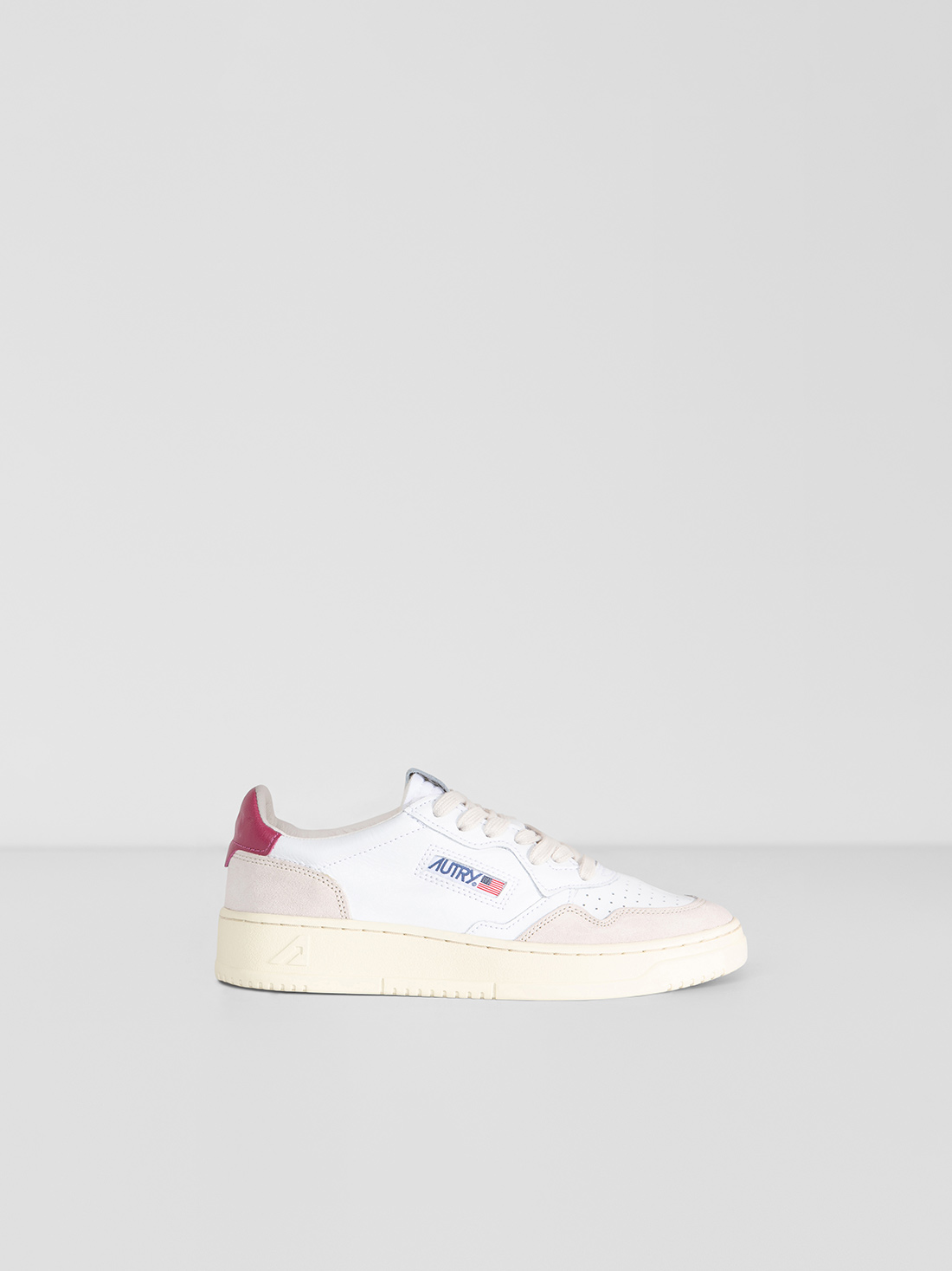 Detailansicht von Sneaker aus Leder von AUTRY