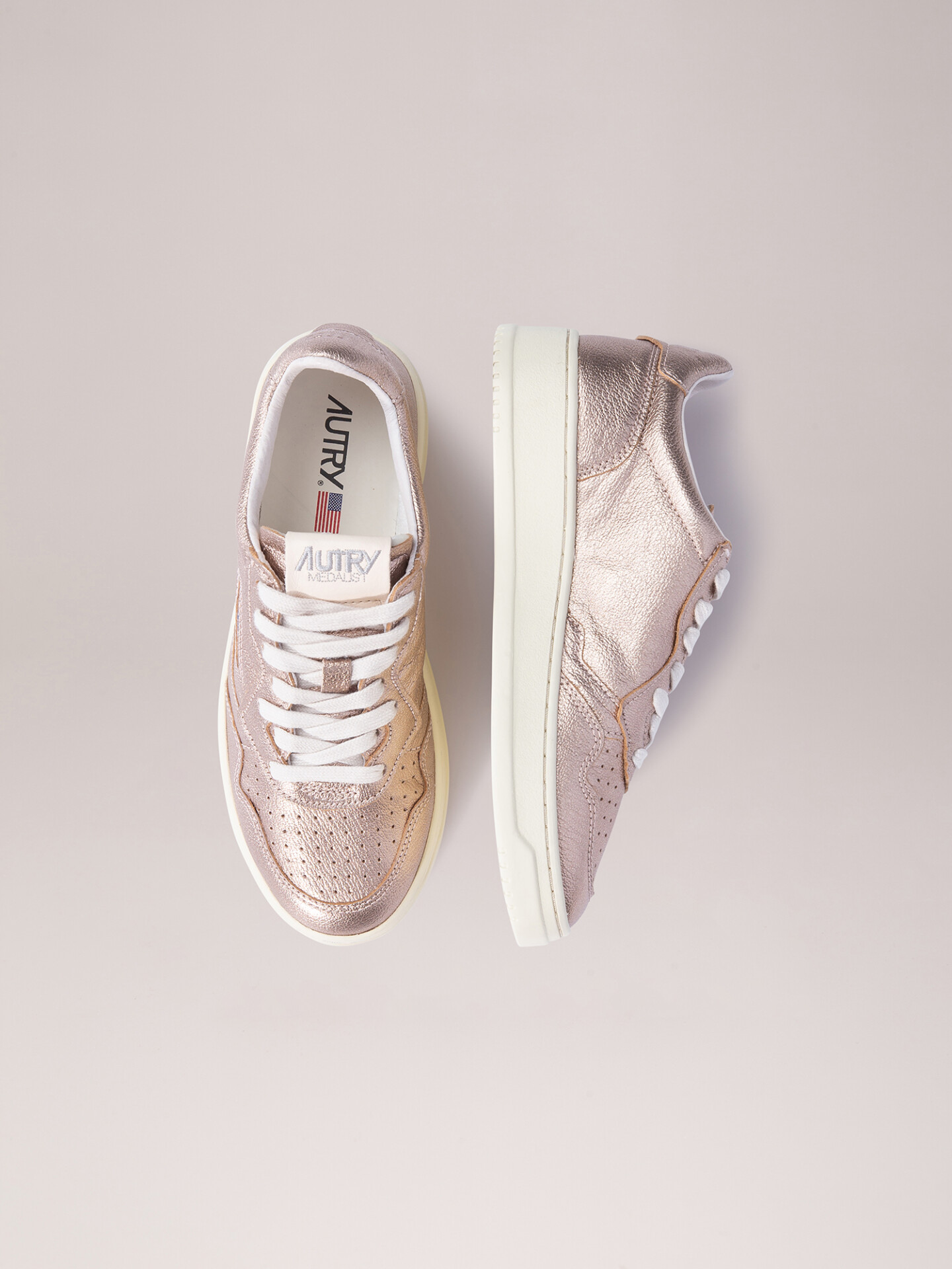 Detailansicht von Sneaker aus Leder von AUTRY