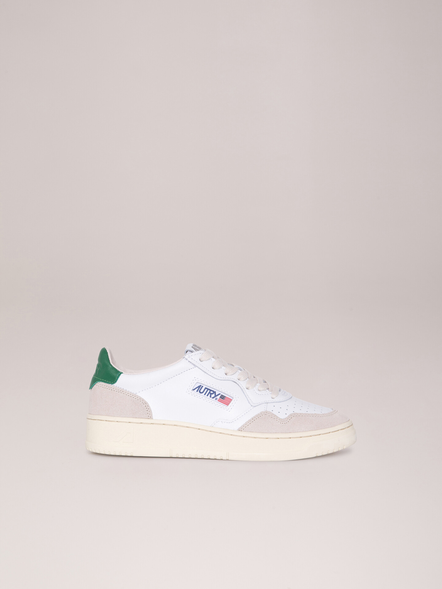 Detailansicht von Sneaker aus Leder von AUTRY